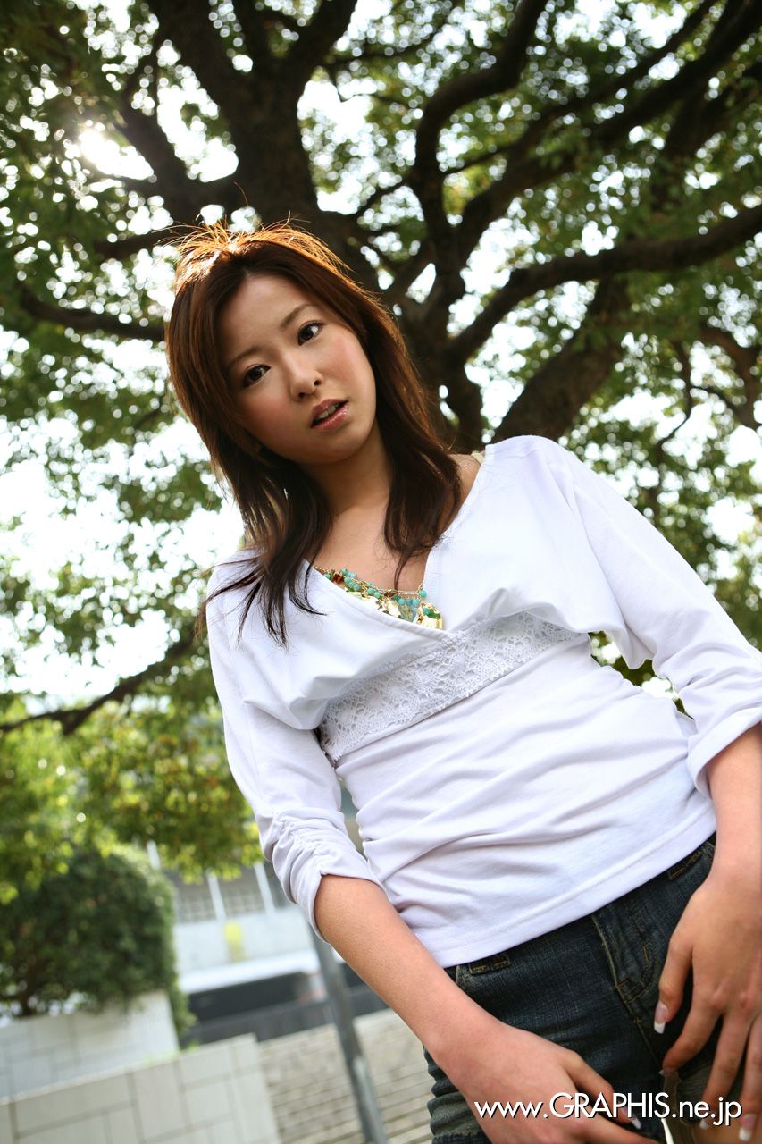 Nana Otone 乙音奈々 [Graphis] First Gravure 初脱ぎ娘_第4张