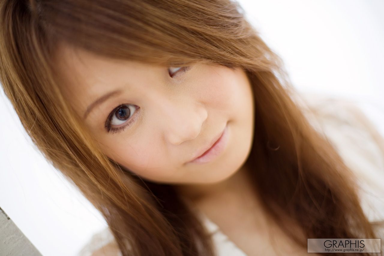 Airin 爱铃 [Graphis] First Gravure 初脱ぎ娘_第2张