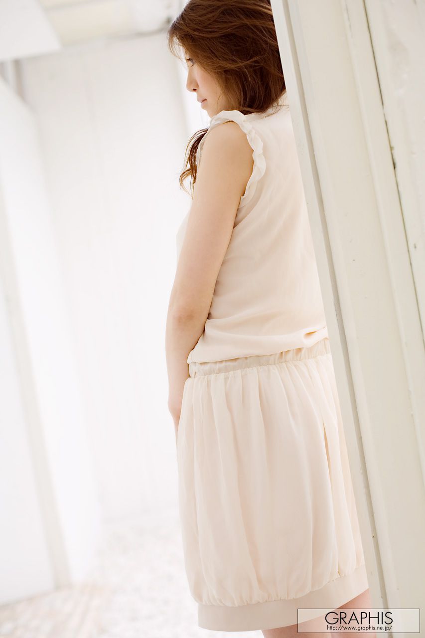 Airin 爱铃 [Graphis] First Gravure 初脱ぎ娘_第4张