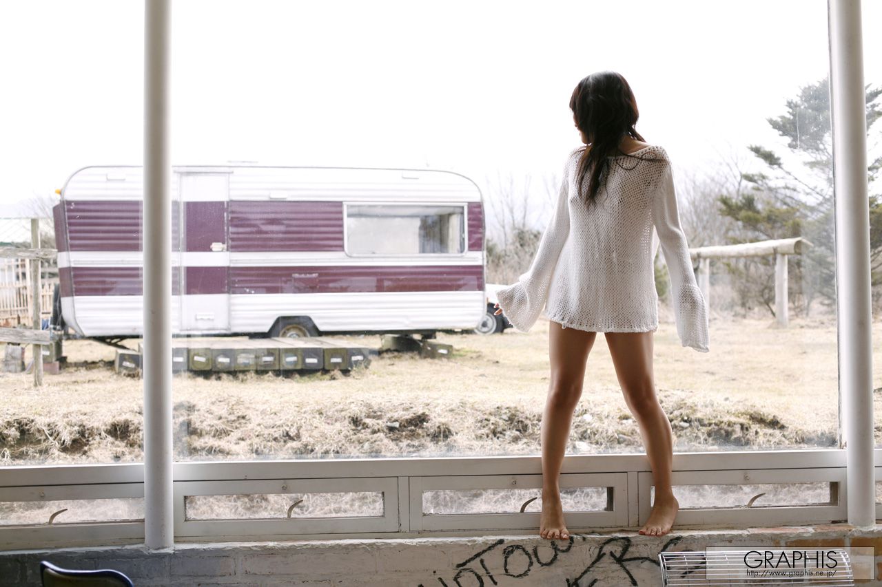 Nurie Mika 美花ぬりぇ [Graphis] First Gravure 初脱ぎ娘_第1张