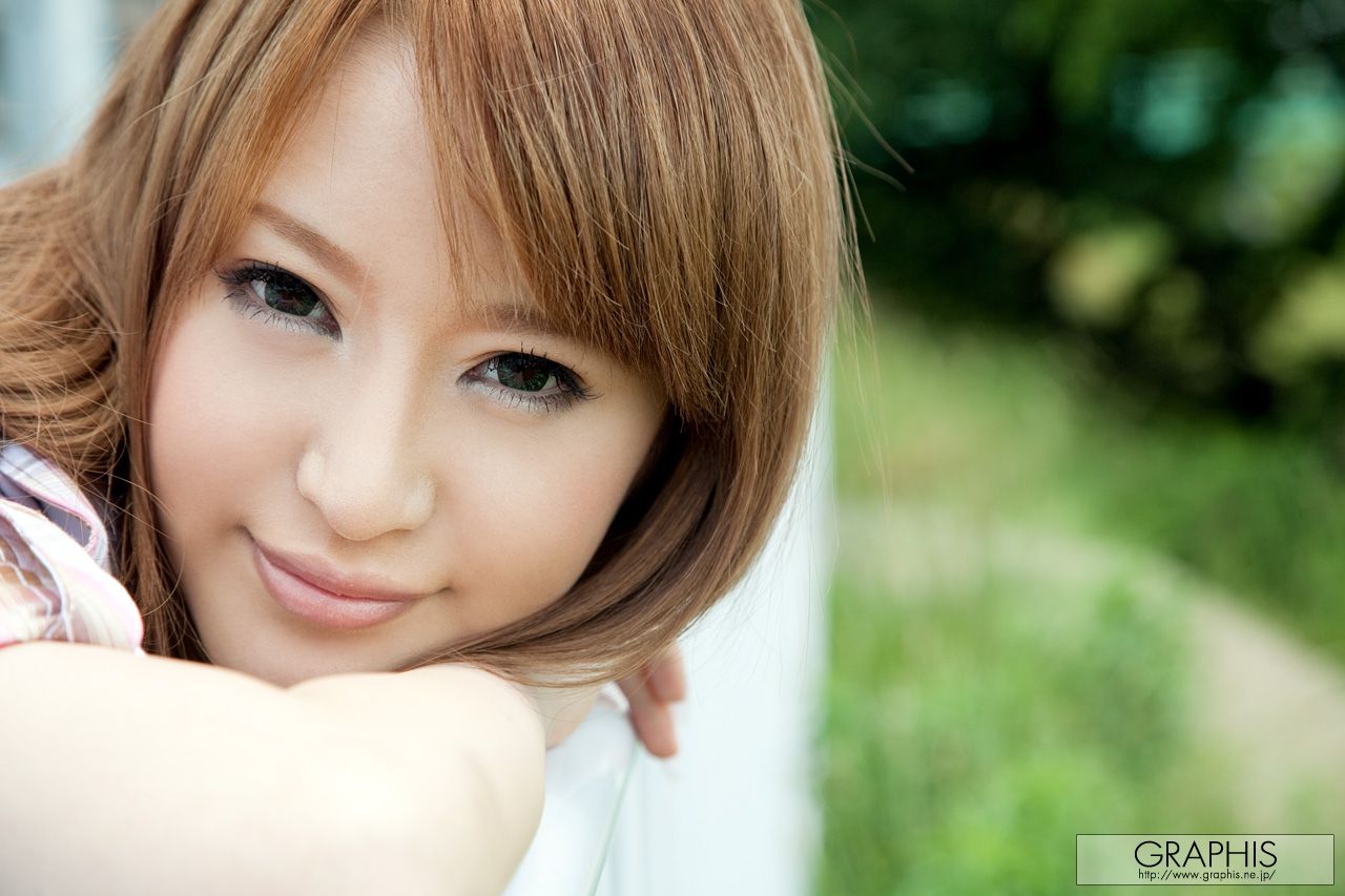 Mai Shirosaki 白咲舞 [Graphis] First Gravure 初脱ぎ娘_第2张