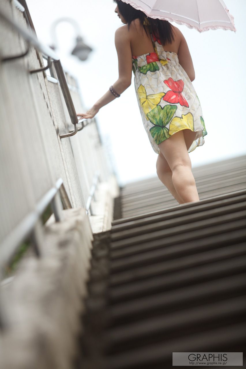 由爱可奈《The More Radical》 [Graphis] Gals_第2张