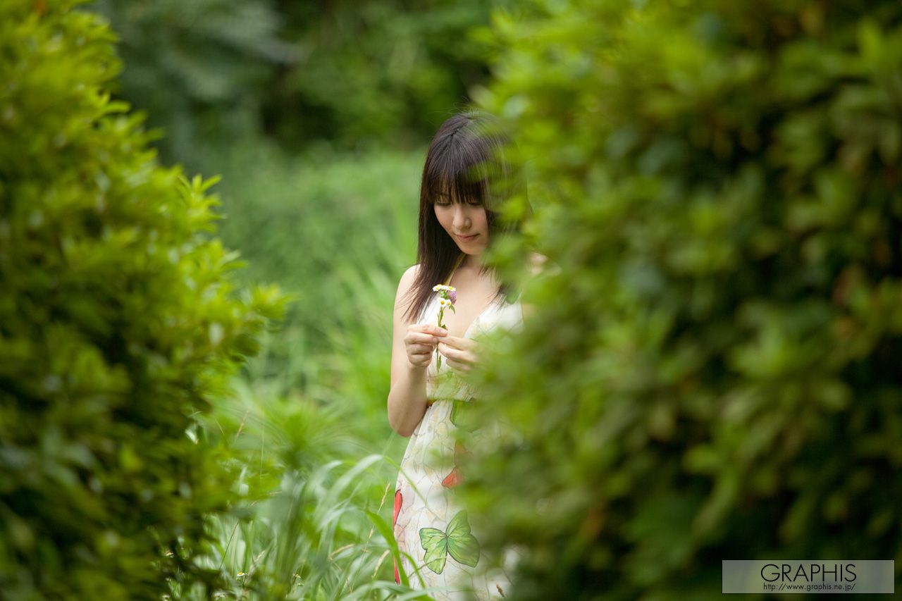 由爱可奈《The More Radical》 [Graphis] Gals_第3张