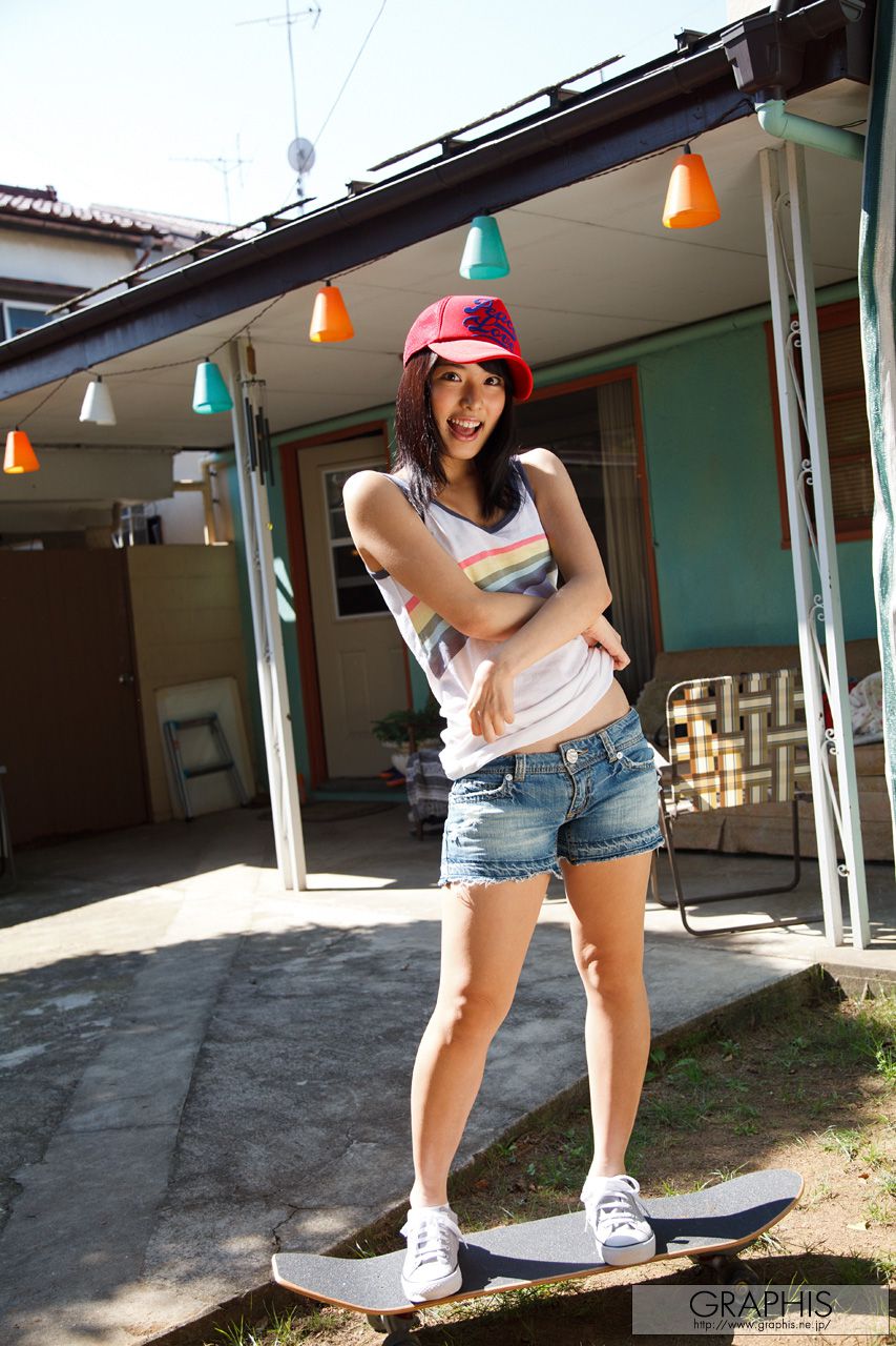 由爱可奈《Further Growth》》 [Graphis] Special Contents_第3张