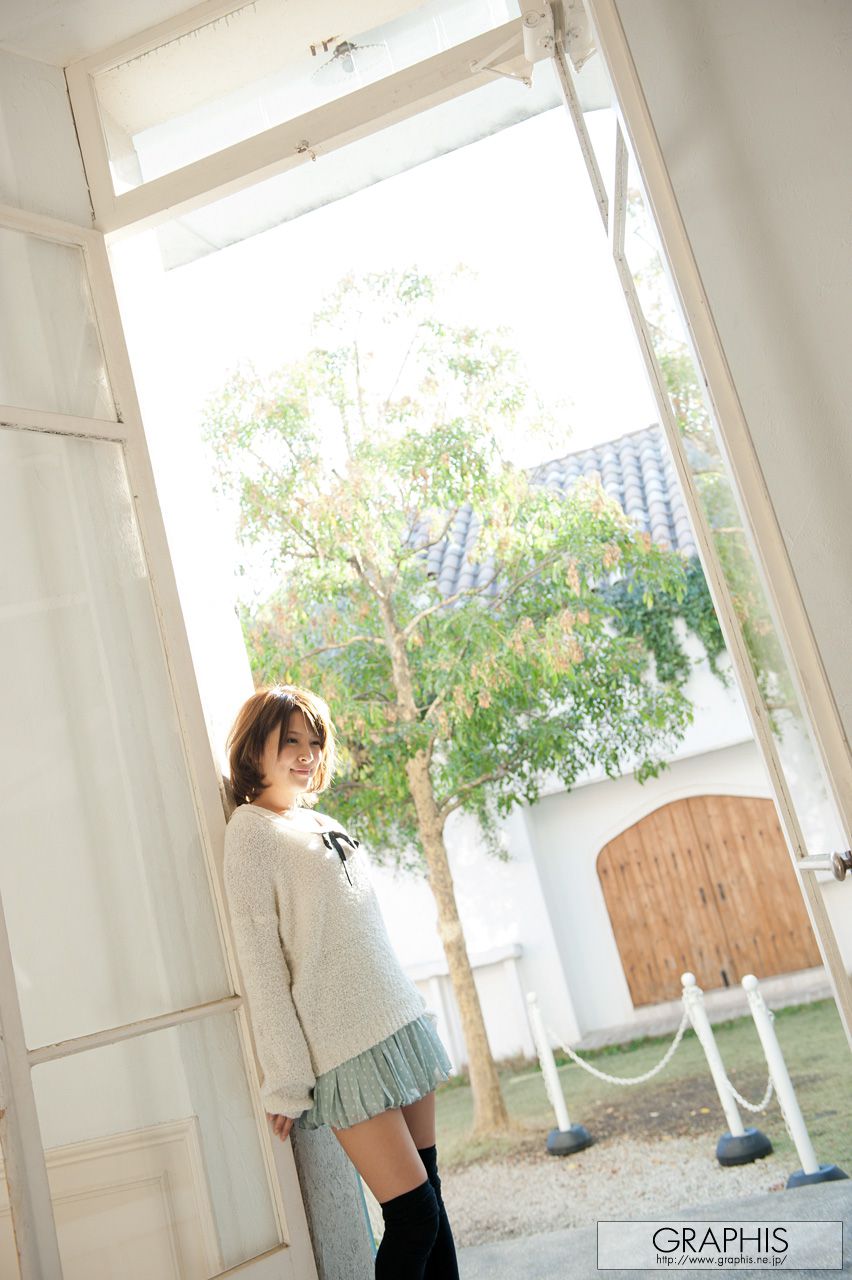 Nana Ninomiya 二宮ナナ [Graphis] First Gravure 初脱ぎ娘_第1张