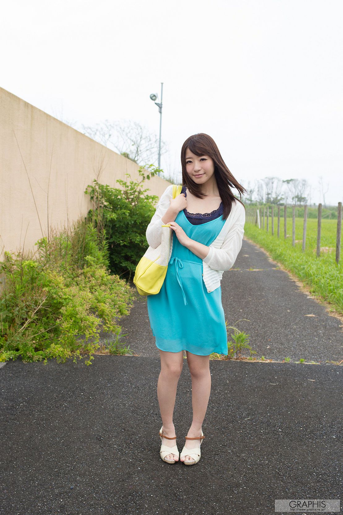 初美沙希《Caucus Race》 [Graphis] Gals_第1张