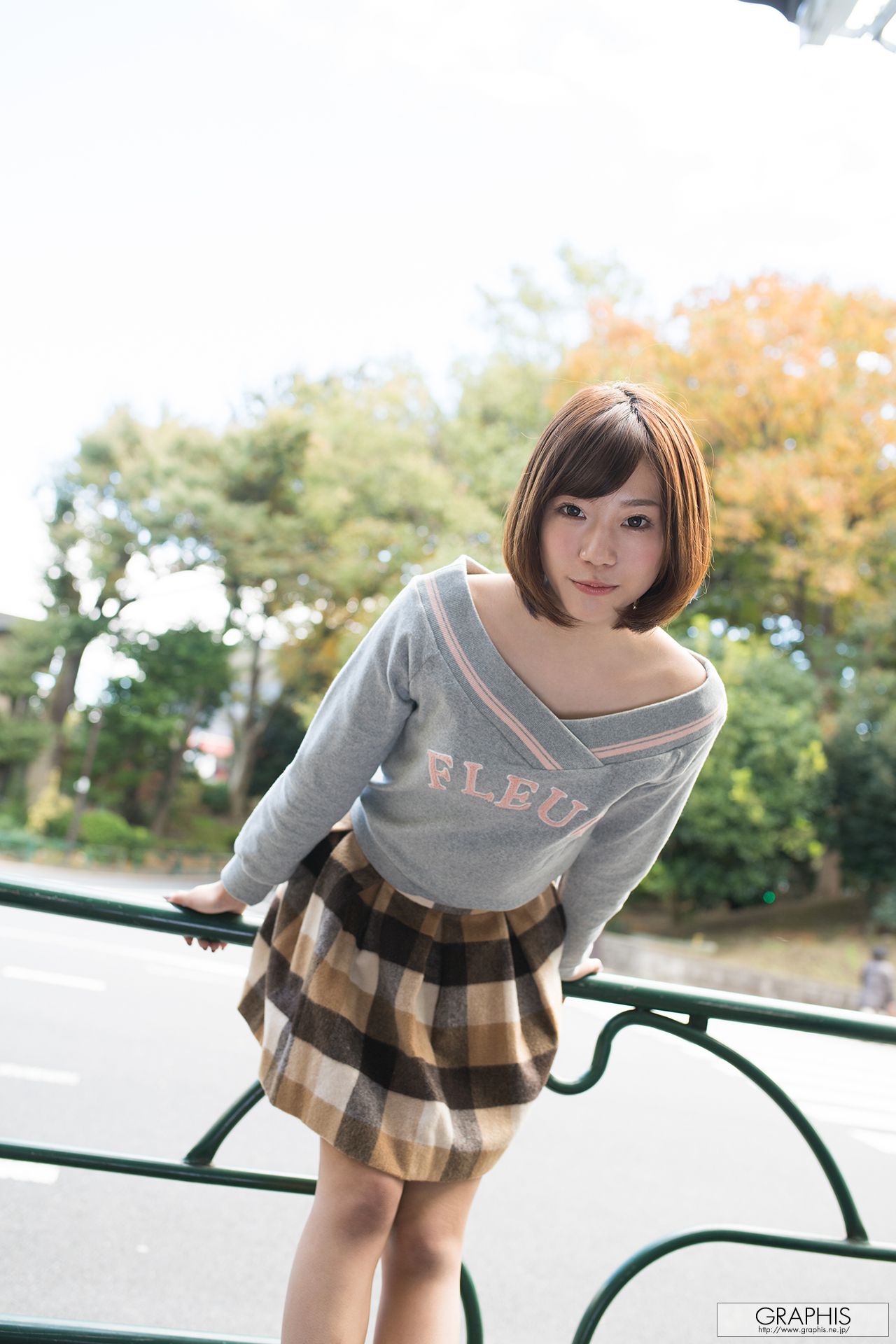 Tsubasa 翼 [Graphis] First Gravure 初脫ぎ娘_第2张