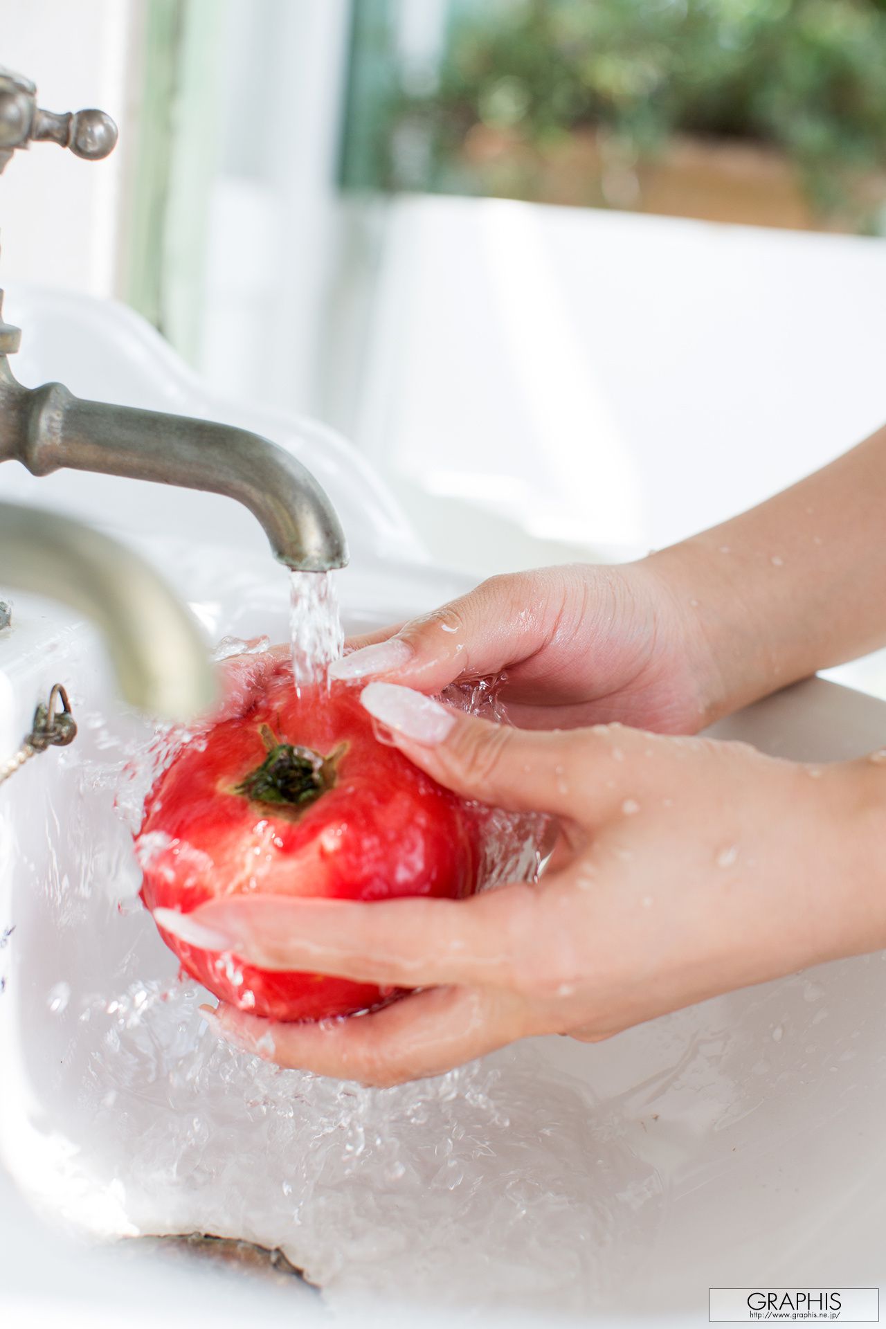 三上悠亜『Divine Sprout』 [Graphis] Gals_第3张