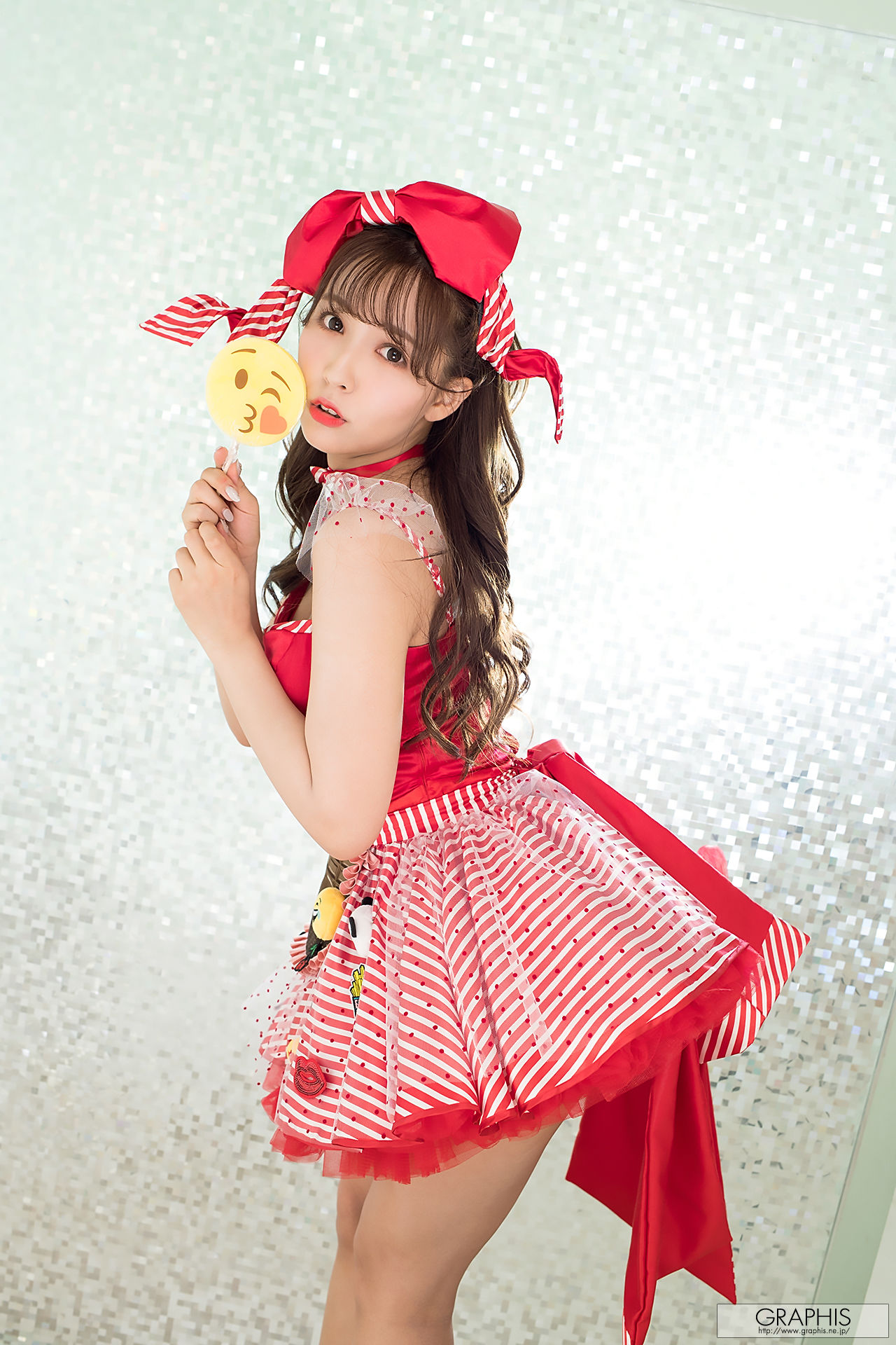 三上悠亜《Valentine Special 2018》[Graphis] LIMITED EDITION_第4张