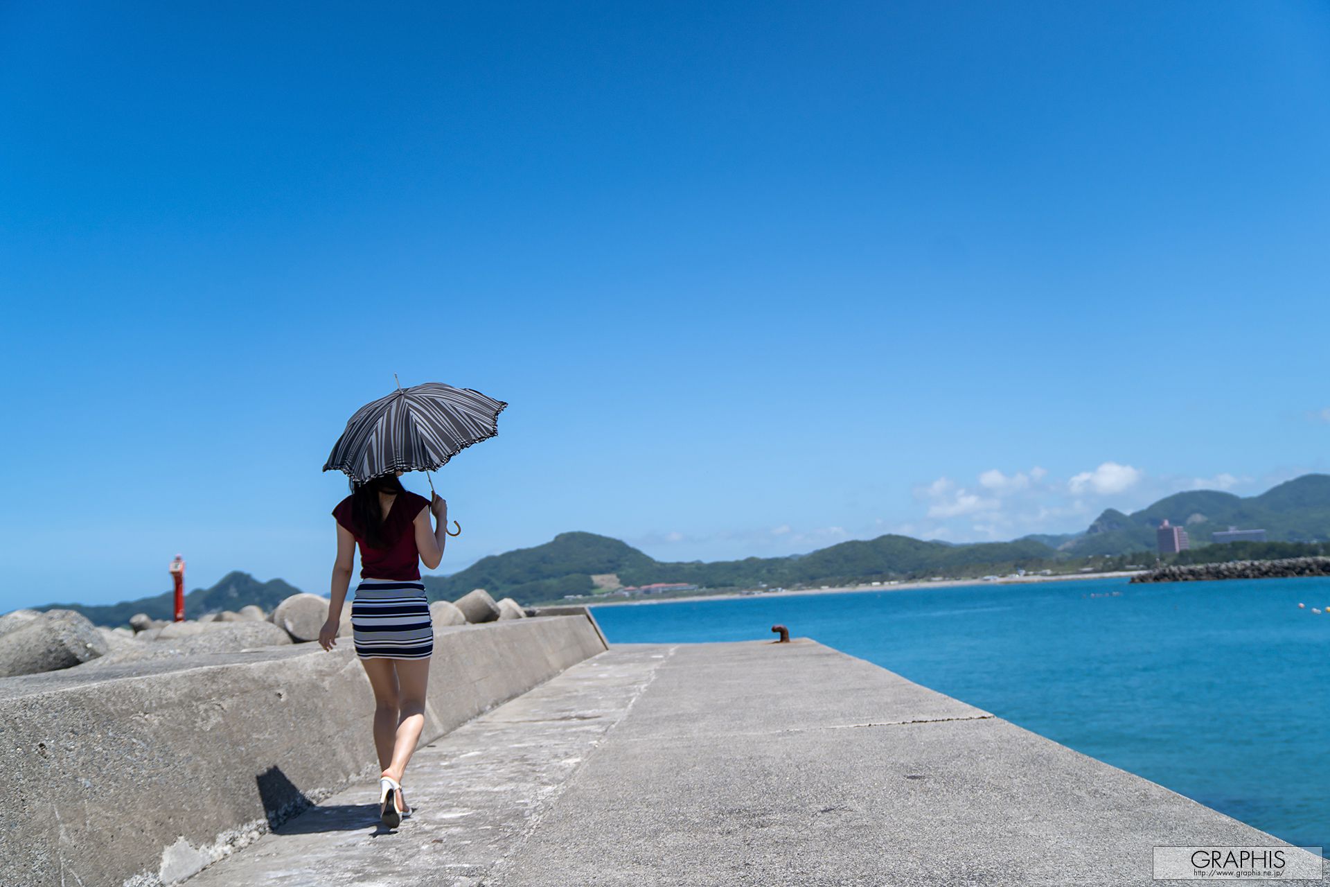 [Graphis] Special Gravure Tsumugi Toka Rinne 凛音とうか Private Affairs_第1张