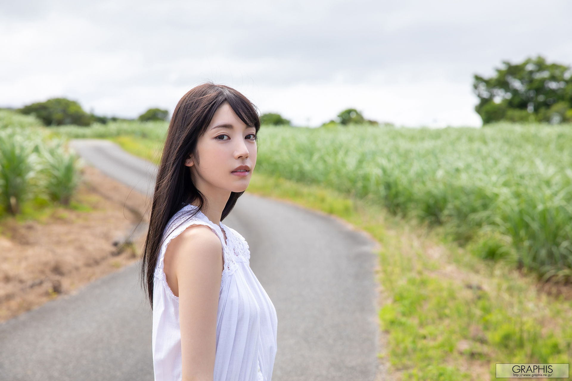 [Graphis Gals] NO.500 Karen Kaede 楓カレン Tropical Tour!_第2张