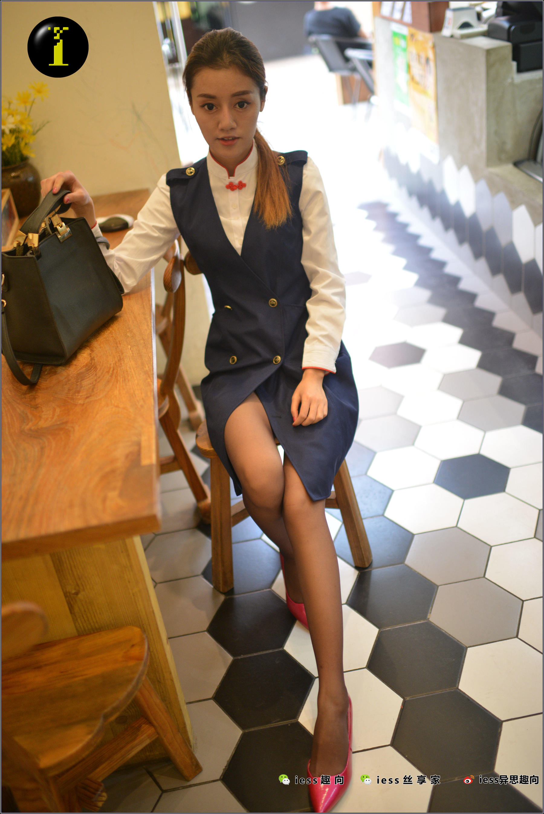 [IESS普惠集] 032 模特晶晶 《路遇晶姐黑丝》_第4张