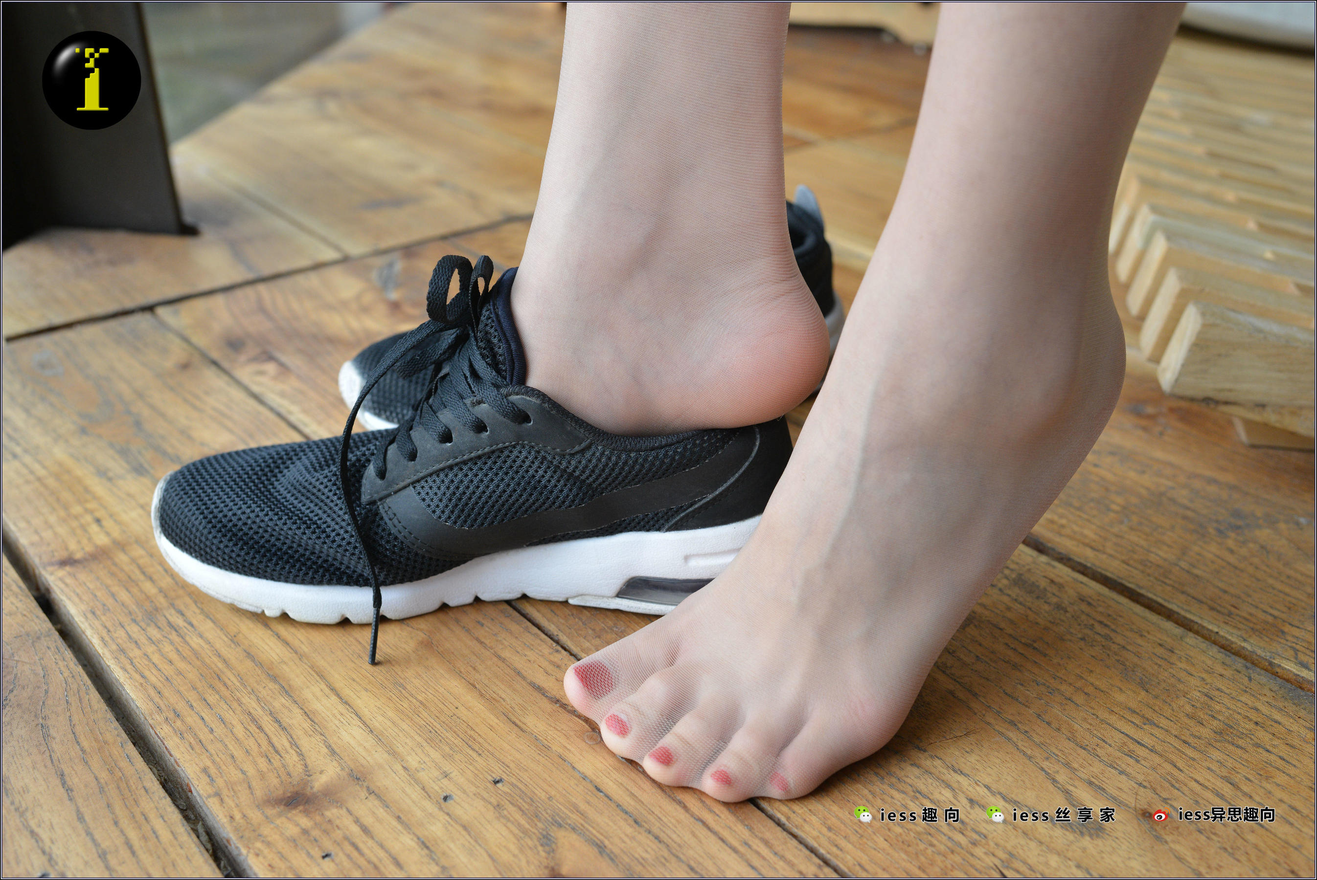 [IESS普惠集] 040 模特七七 《七七的肉丝特写》_第1张