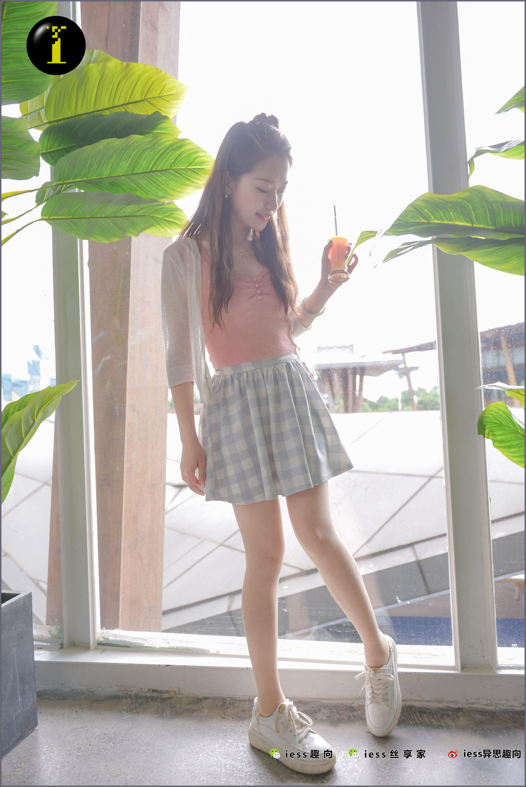 [IESS普惠集] 074 模特小捷 《小捷的小白鞋 》_第4张