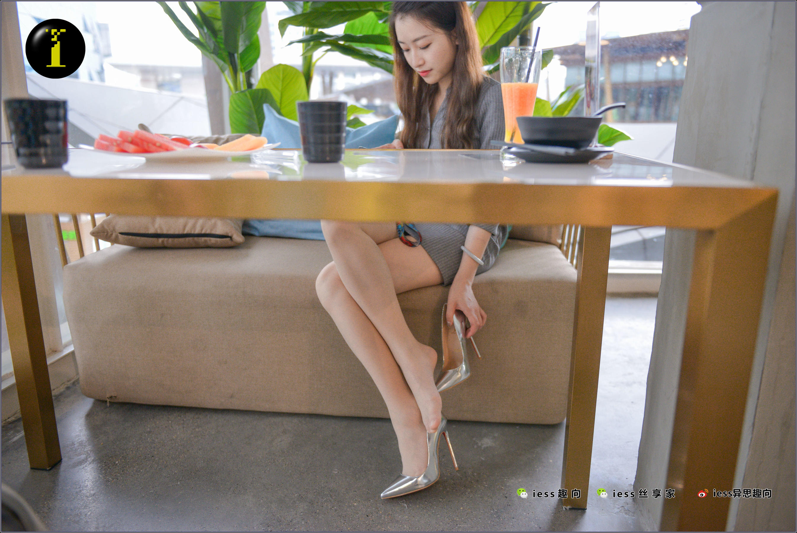 [IESS普惠集] 076 模特小捷 《咖啡厅的银色高跟鞋》_第4张