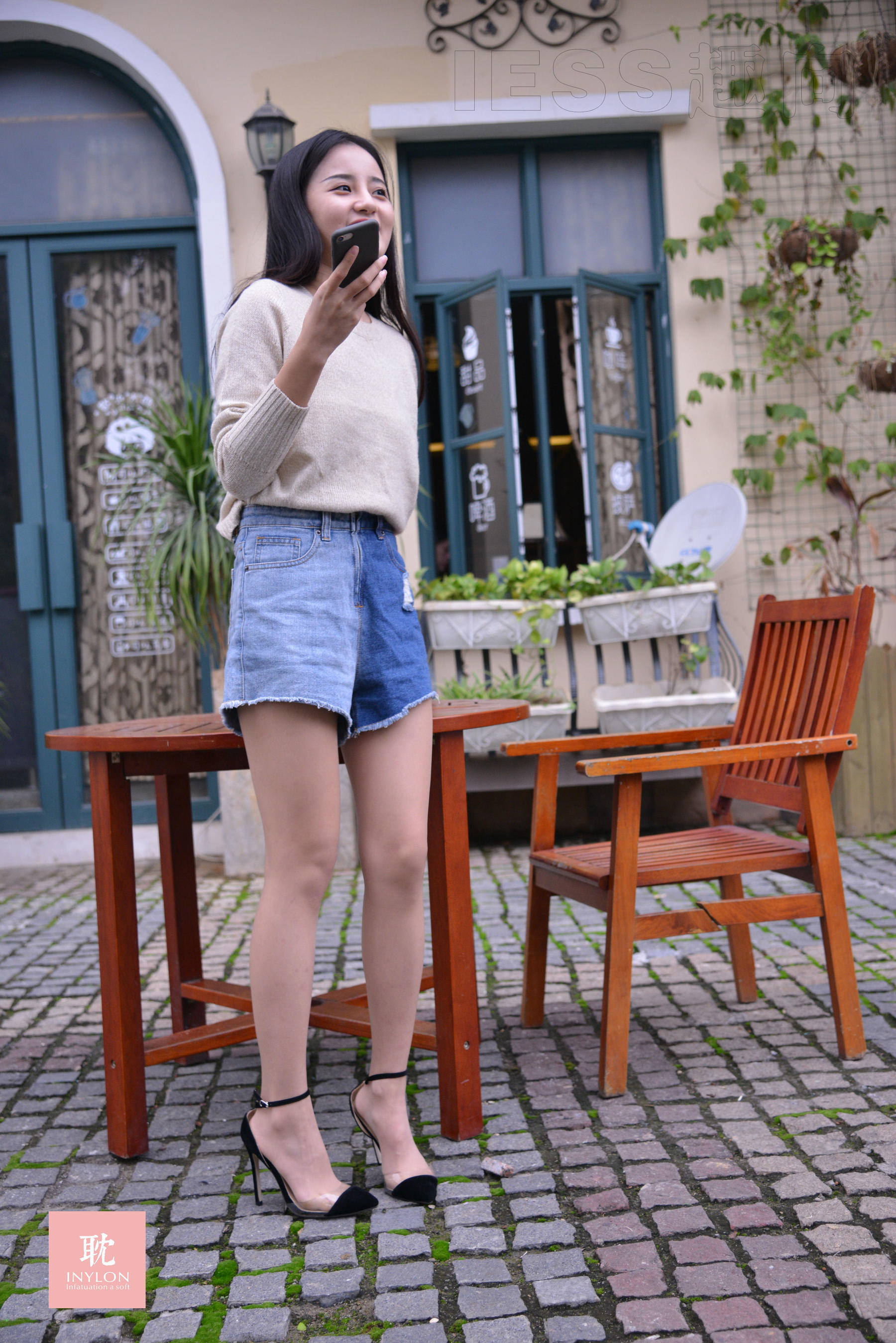 [IESS普惠集] 101 模特诗琪 《路遇手机上瘾小姐姐》_第2张