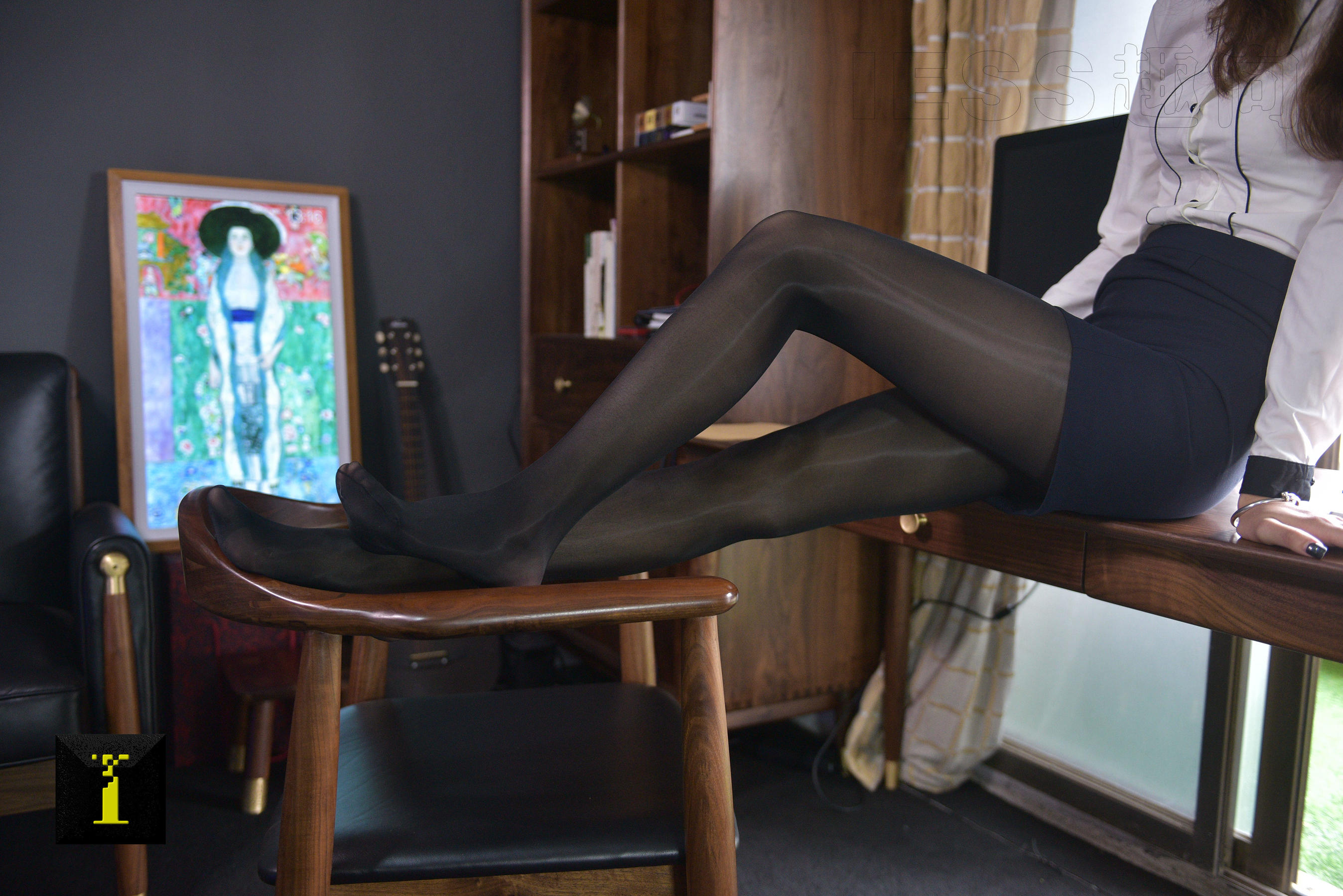 [IESS普惠集] 128 模特茜 《新品黑丝3》_第1张