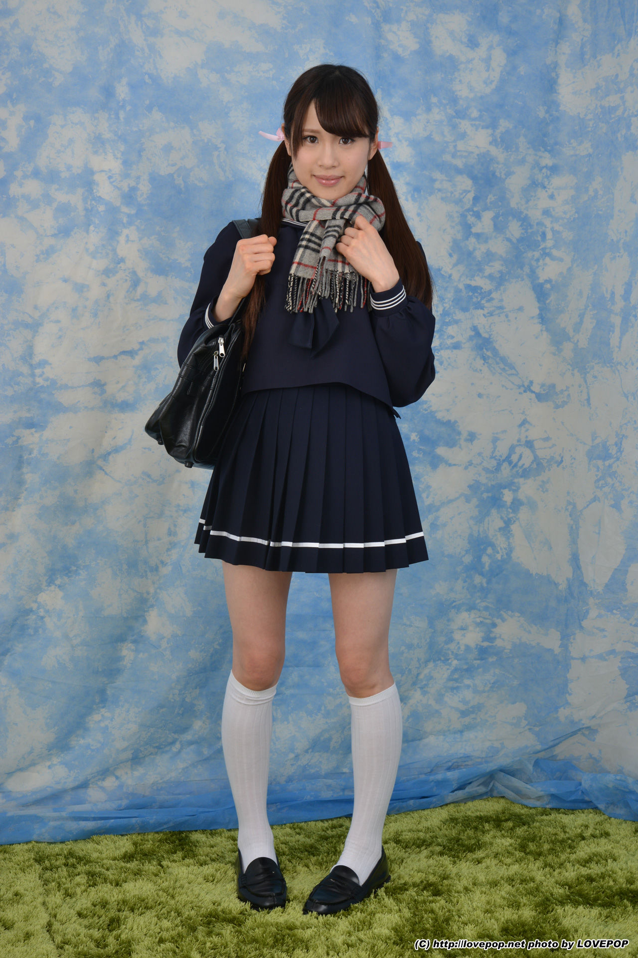 [LOVEPOP] Kotone Suzumiya 涼宮琴音 iron bar panchira ! Sailor suit! - PPV_第1张