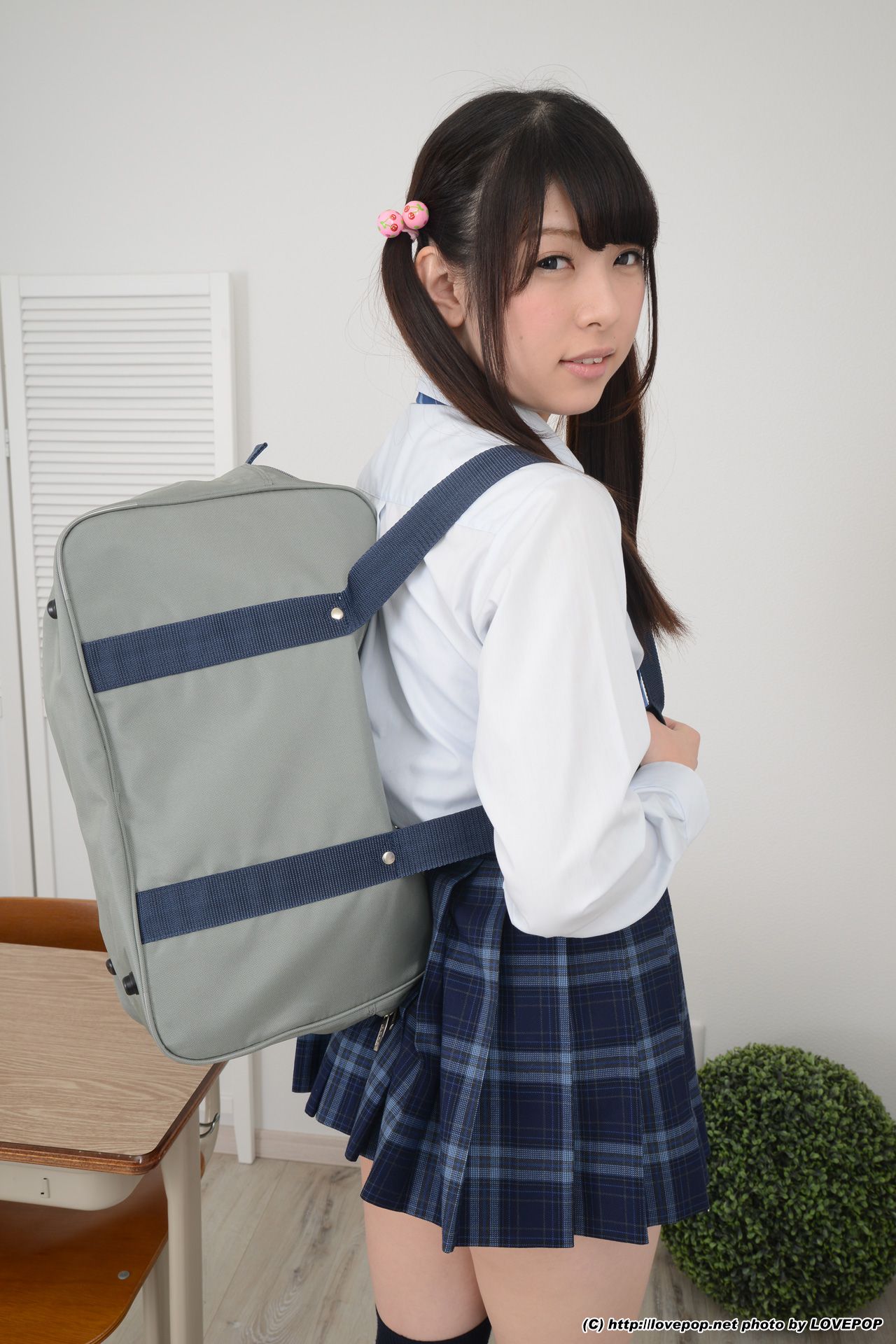 [LOVEPOP] Rena Aoi あおいれな Sausage licking uniform shirt - PPV_第3张