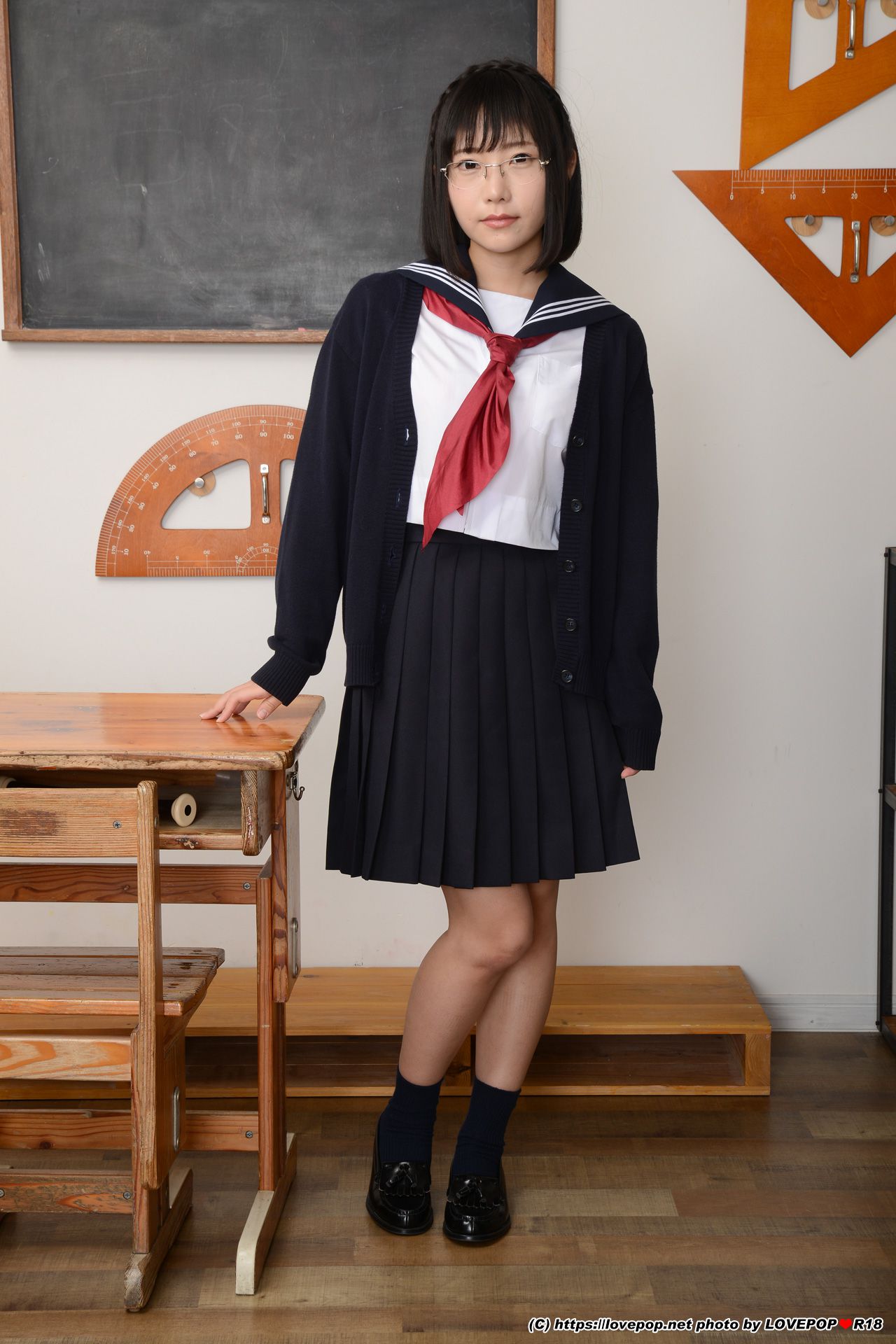 [LOVEPOP] Yui Shirasaka 白坂有以 Photoset 01_第1张