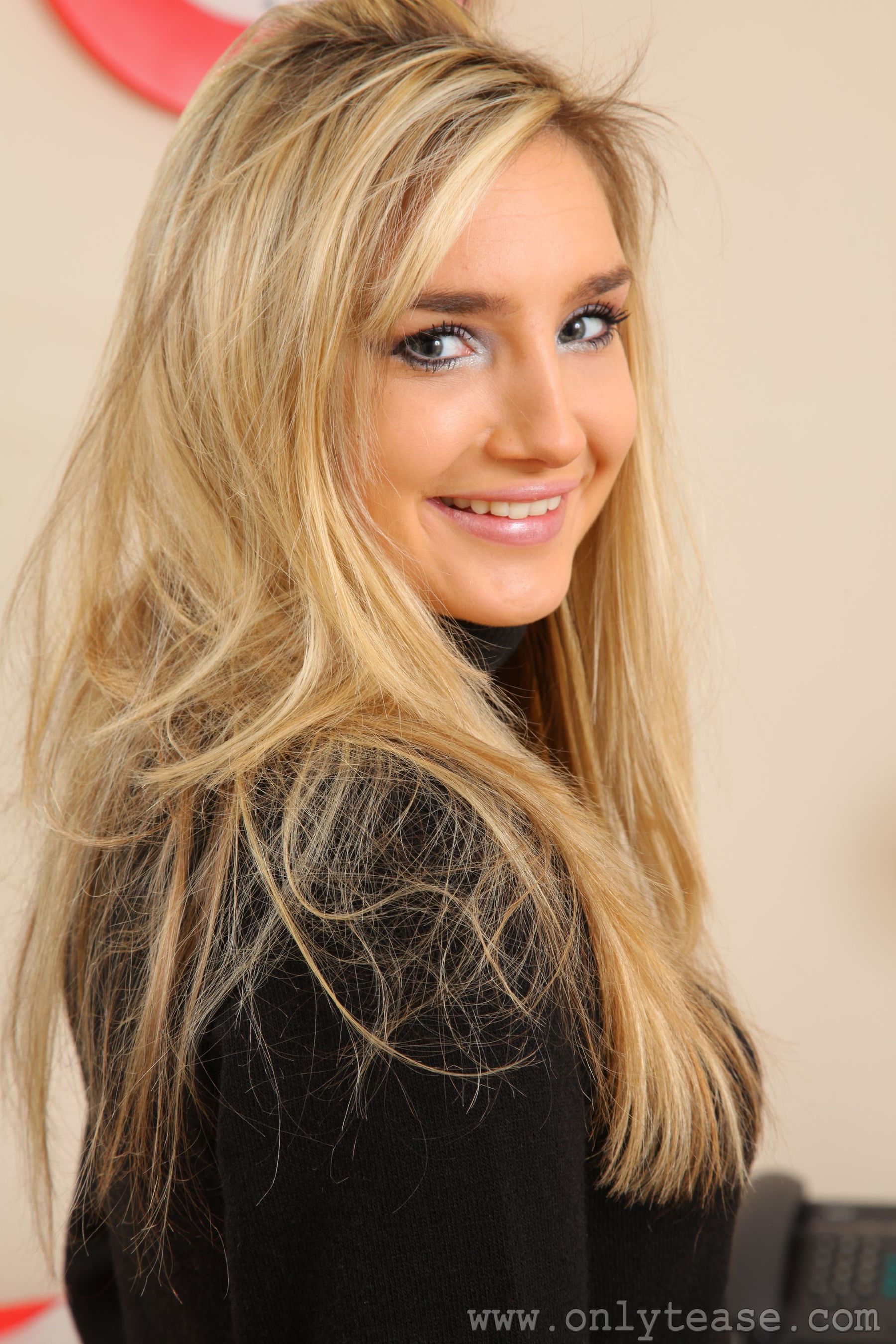 [OnlyTease] Debra K《黑丝美腿OL》_第3张