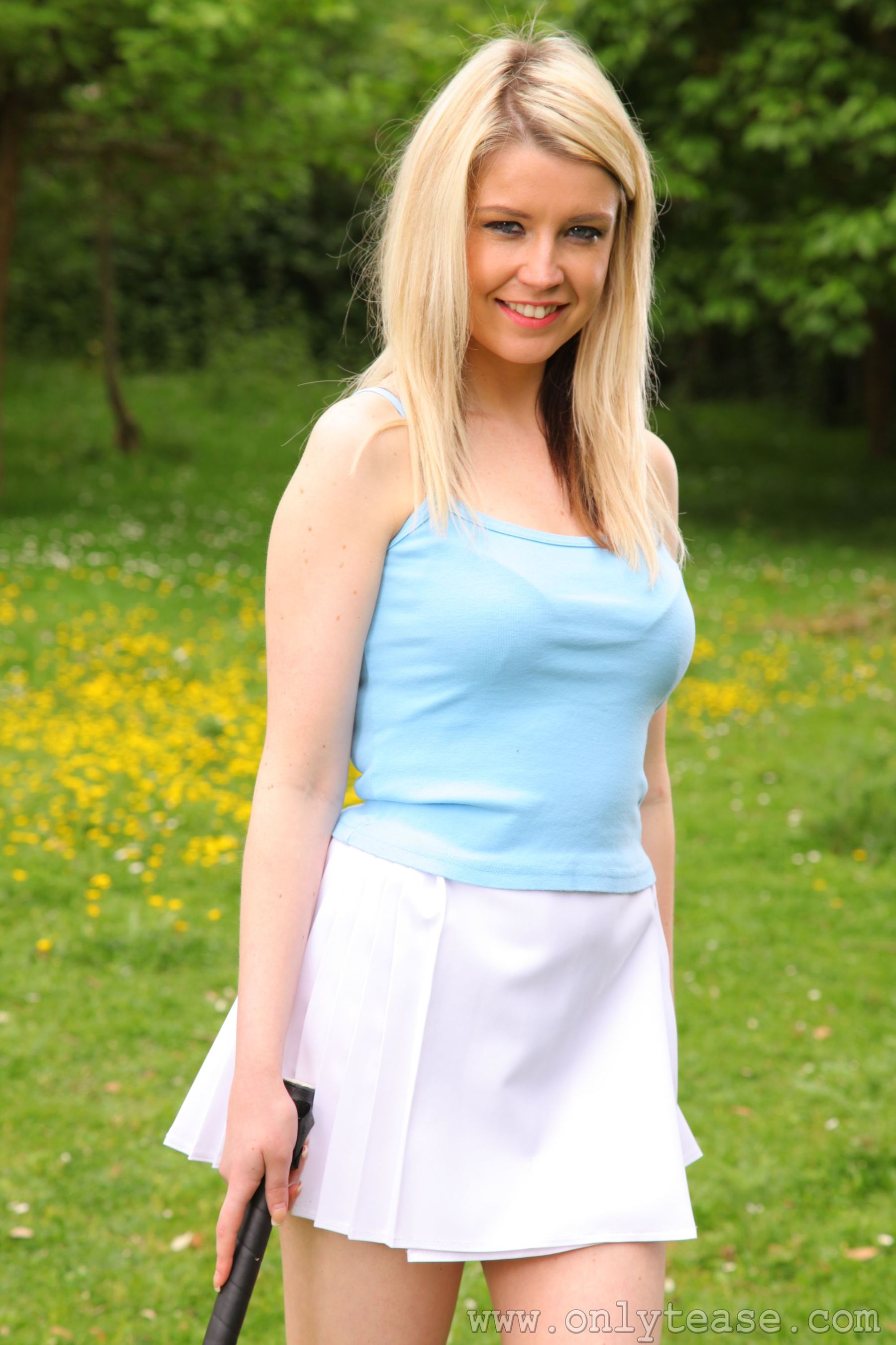 Sam G(Nelly)《高尔夫金发少女外拍》 [OnlyTease]_第2张