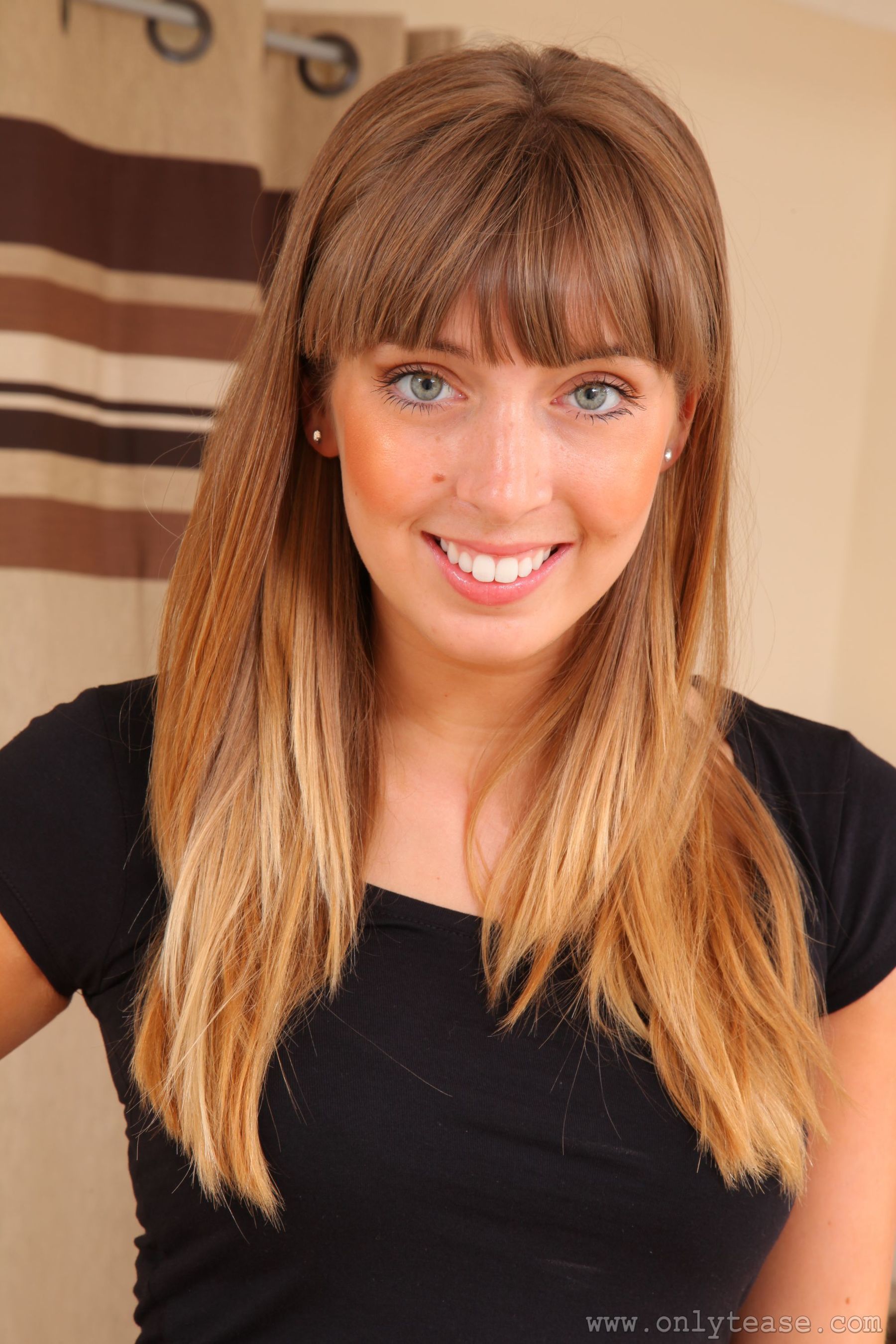 Michelle Burns《黑丝美腿少女》 [OnlyTease]_第3张