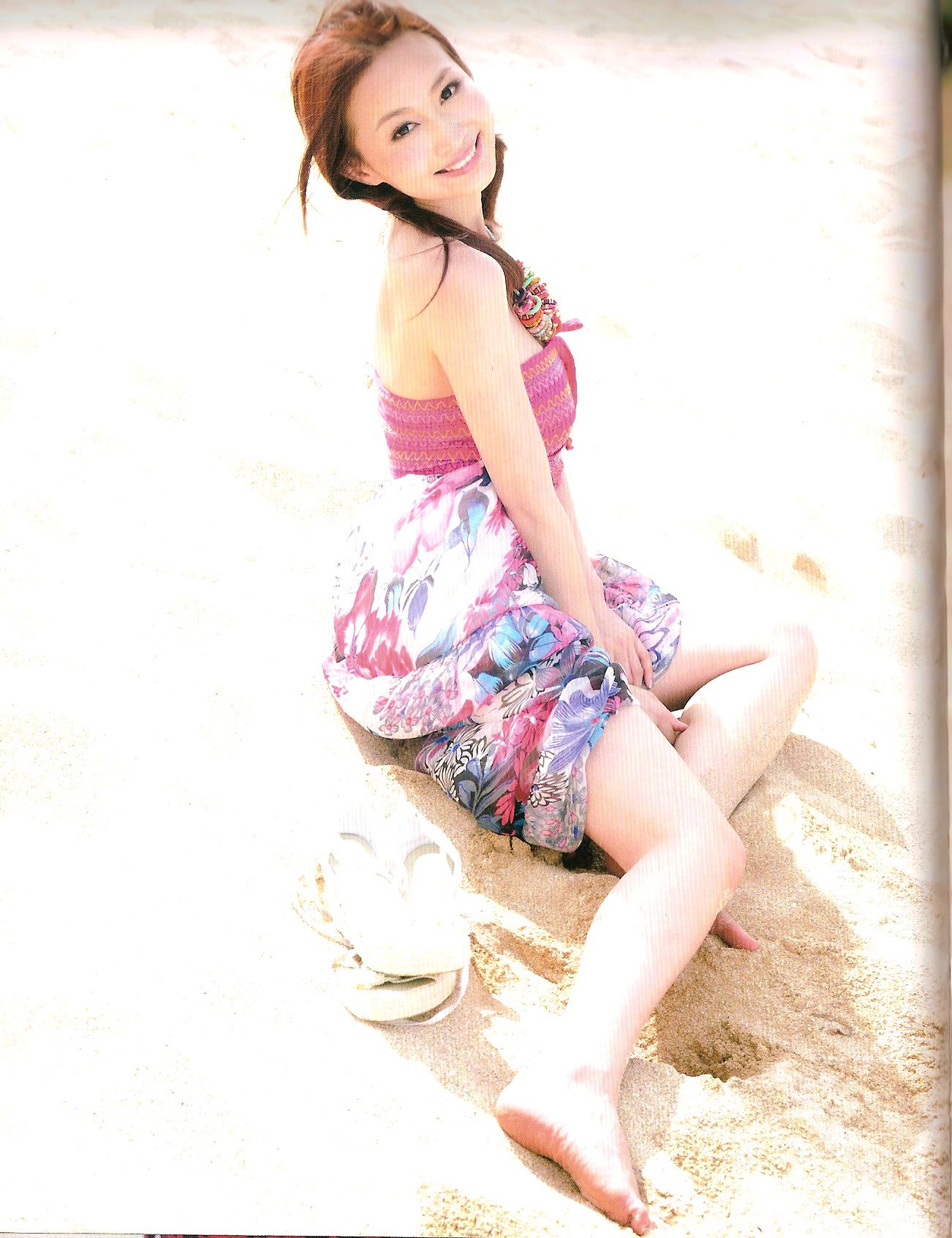 Carol楊焉《Huge》 [Photo Book]_第3张