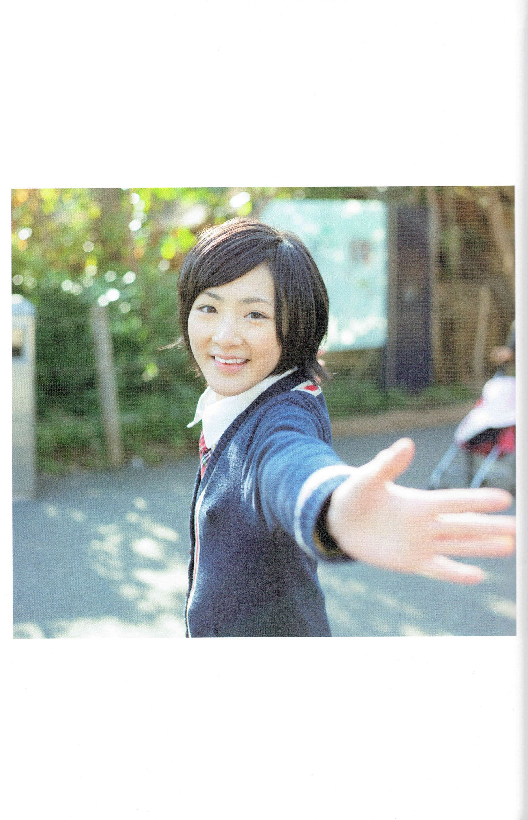 生駒里奈《君の足跡》 [Photo Book]_第4张