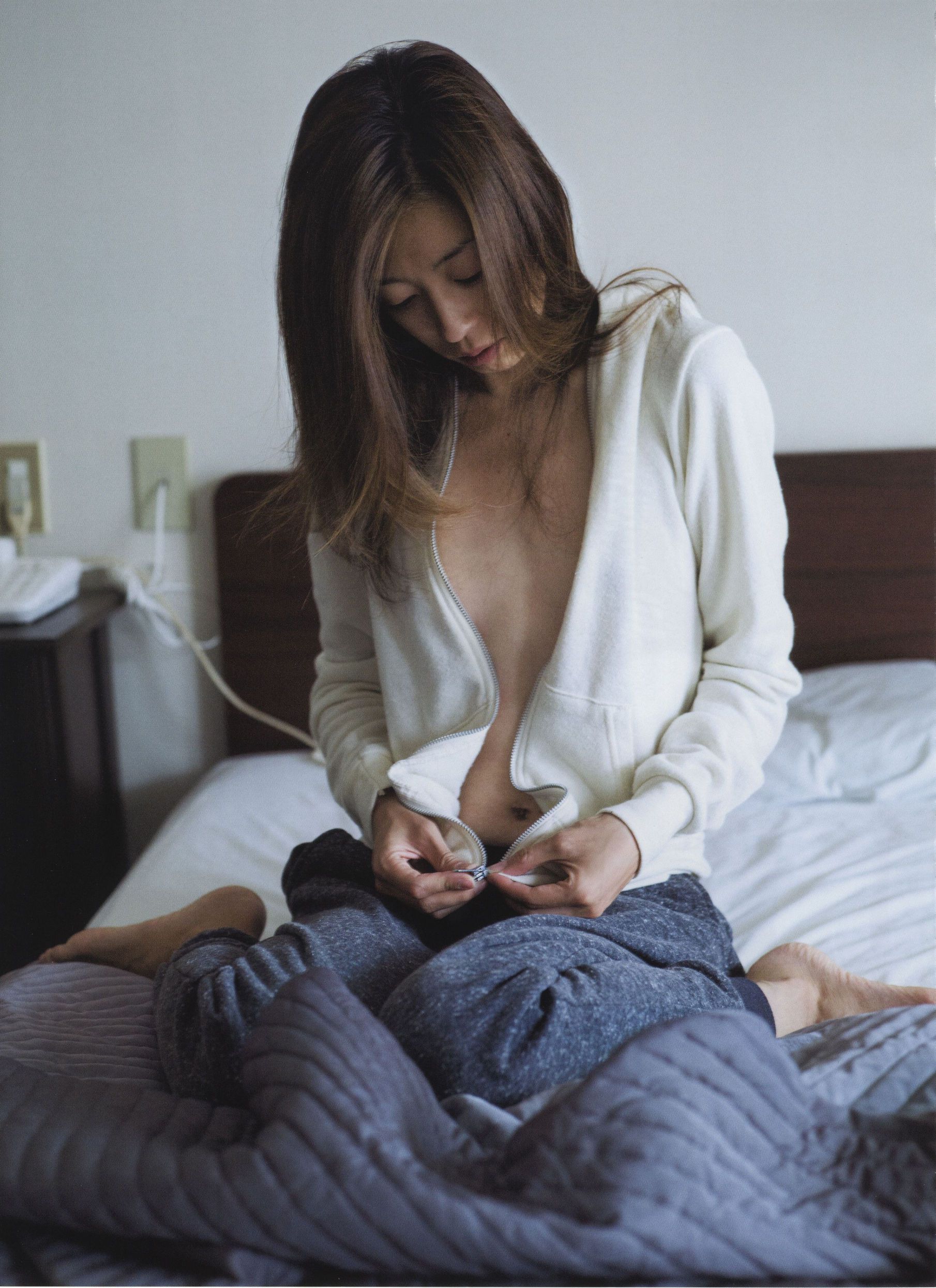 中村愛美 《Lyin  Eyes》 [PhotoBook]_第5张