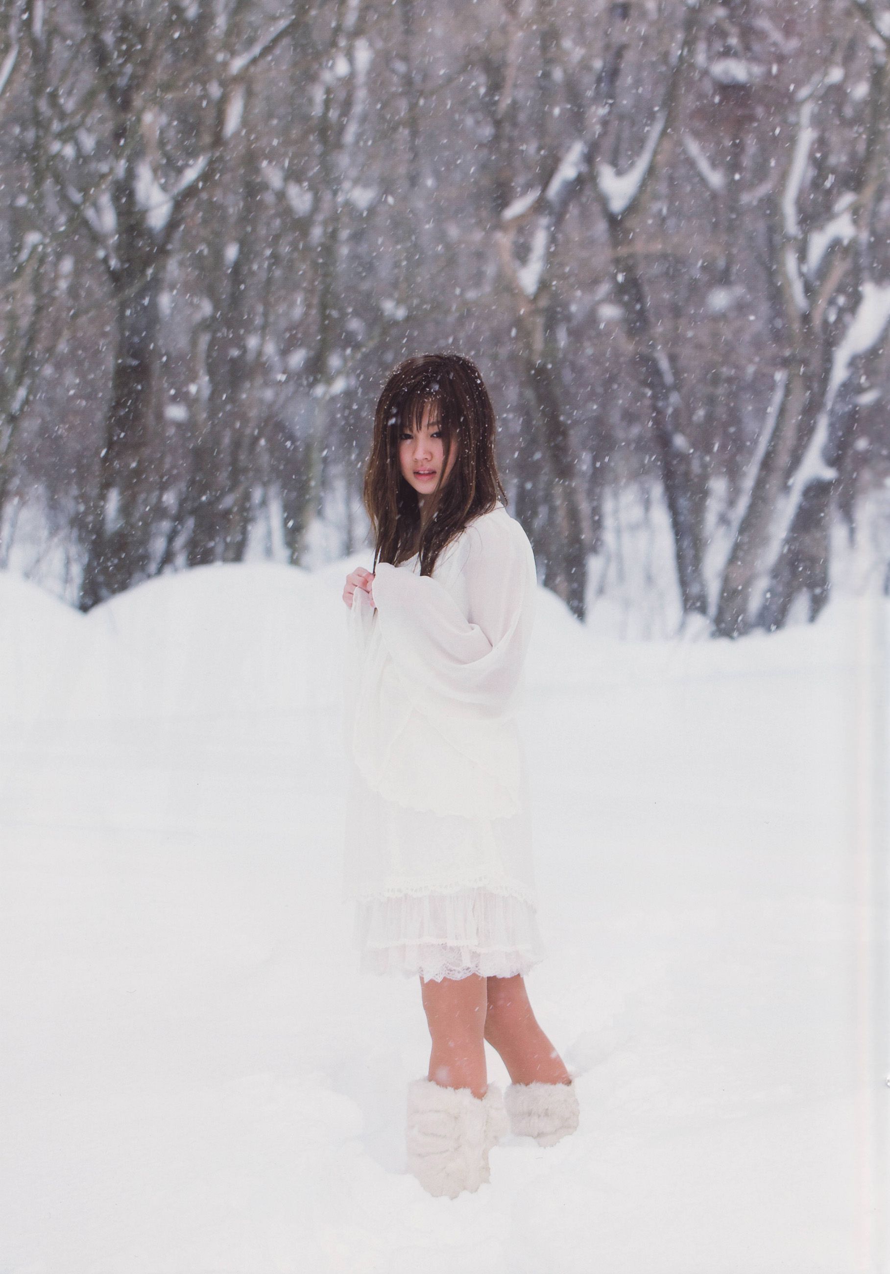 新垣里沙 《happygirl》 [Photobook]_第1张