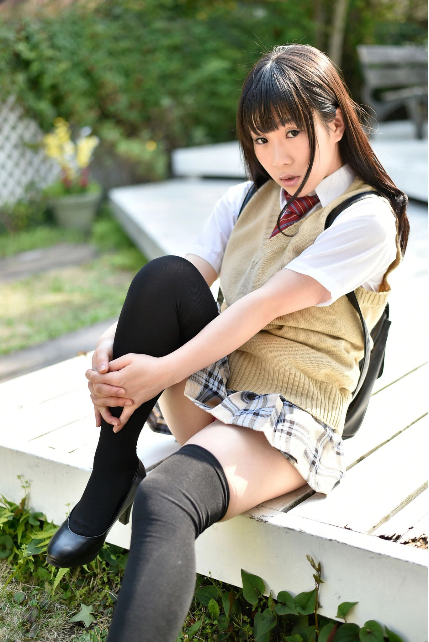 雨宮留菜 《女子校生 萌える絶対領域》 [PB]_第2张