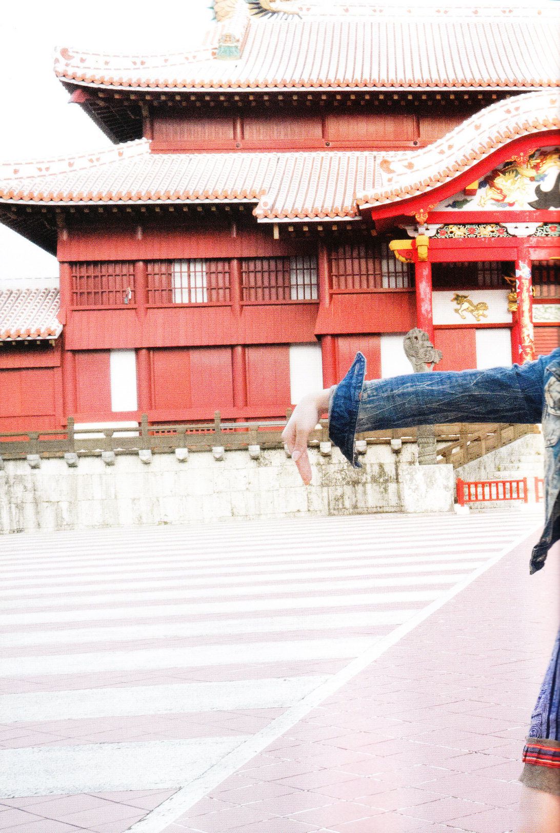 Sayaka Yamamoto 山本彩《みる神》[Photo book]_第2张