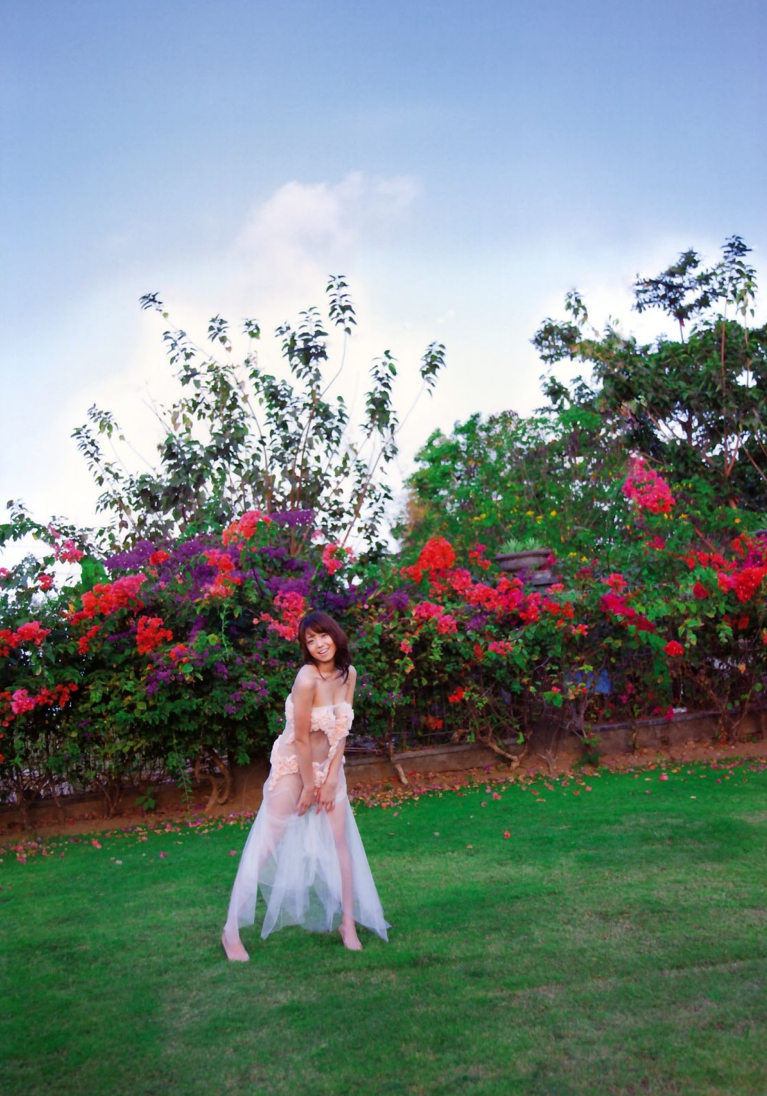 中村静香《HUG ハグ》 [PhotoBook]_第3张