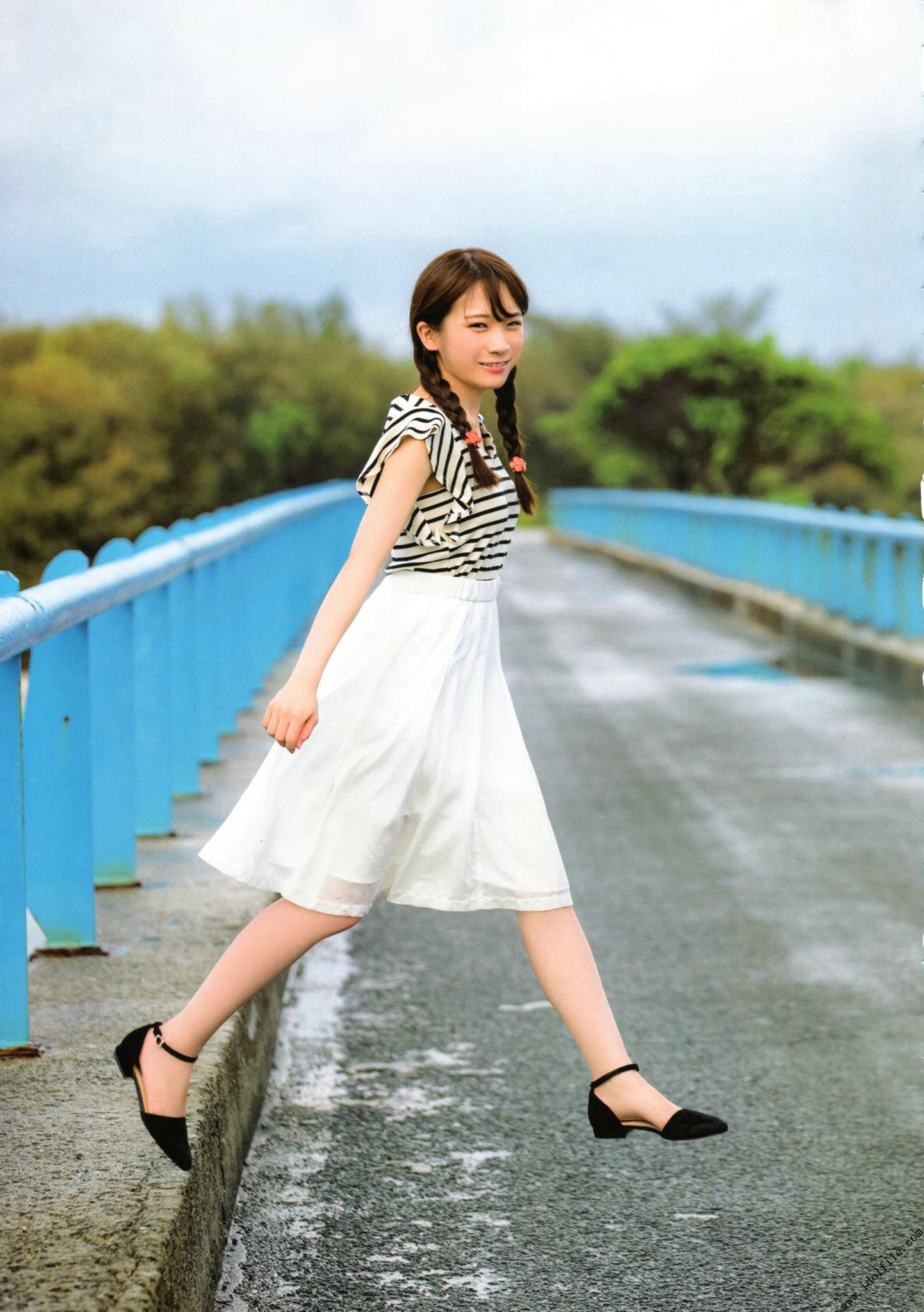 秋元真夏 1st《真夏の気圧配置》 [PhotoBook]_第5张