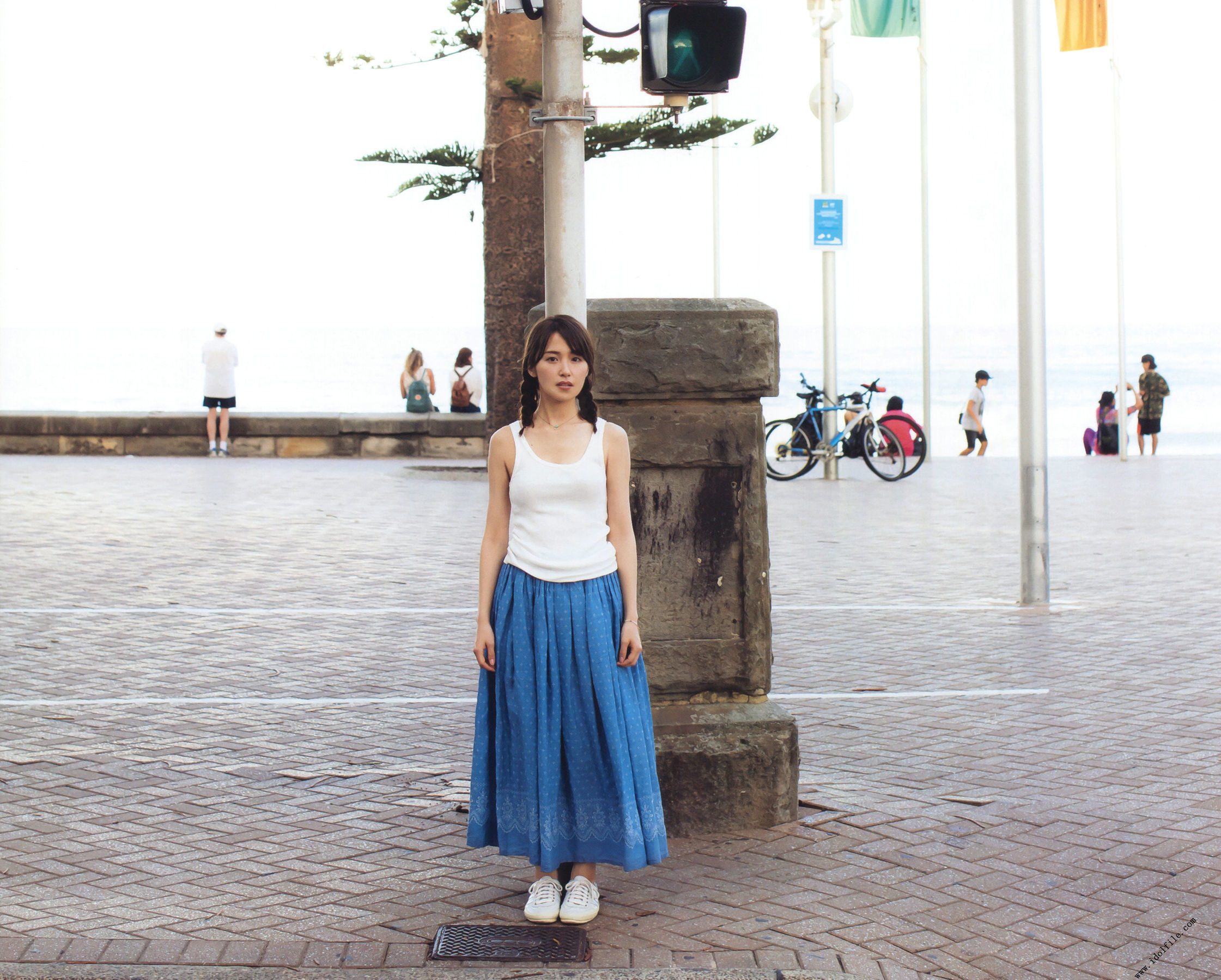 衛藤美彩《話を聞こうか。》 [PhotoBook]_第3张