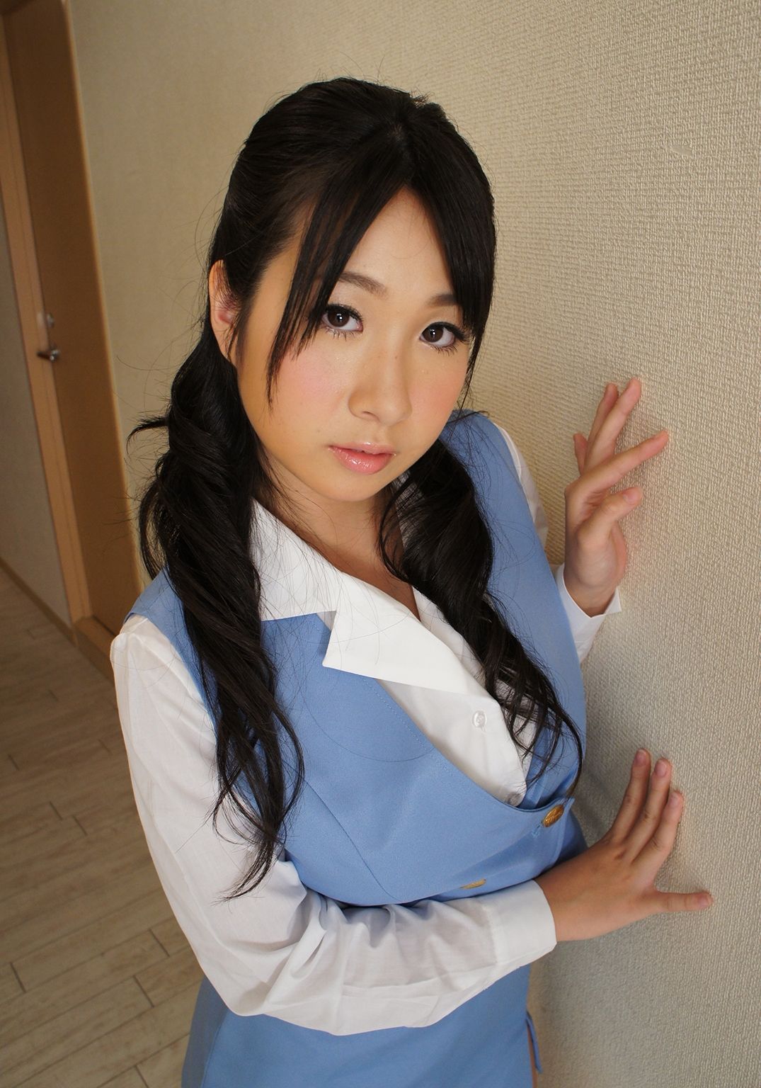 桐山瑠衣&さとう遥希&佐山愛《巨乳OLと秘密の残業》_第2张