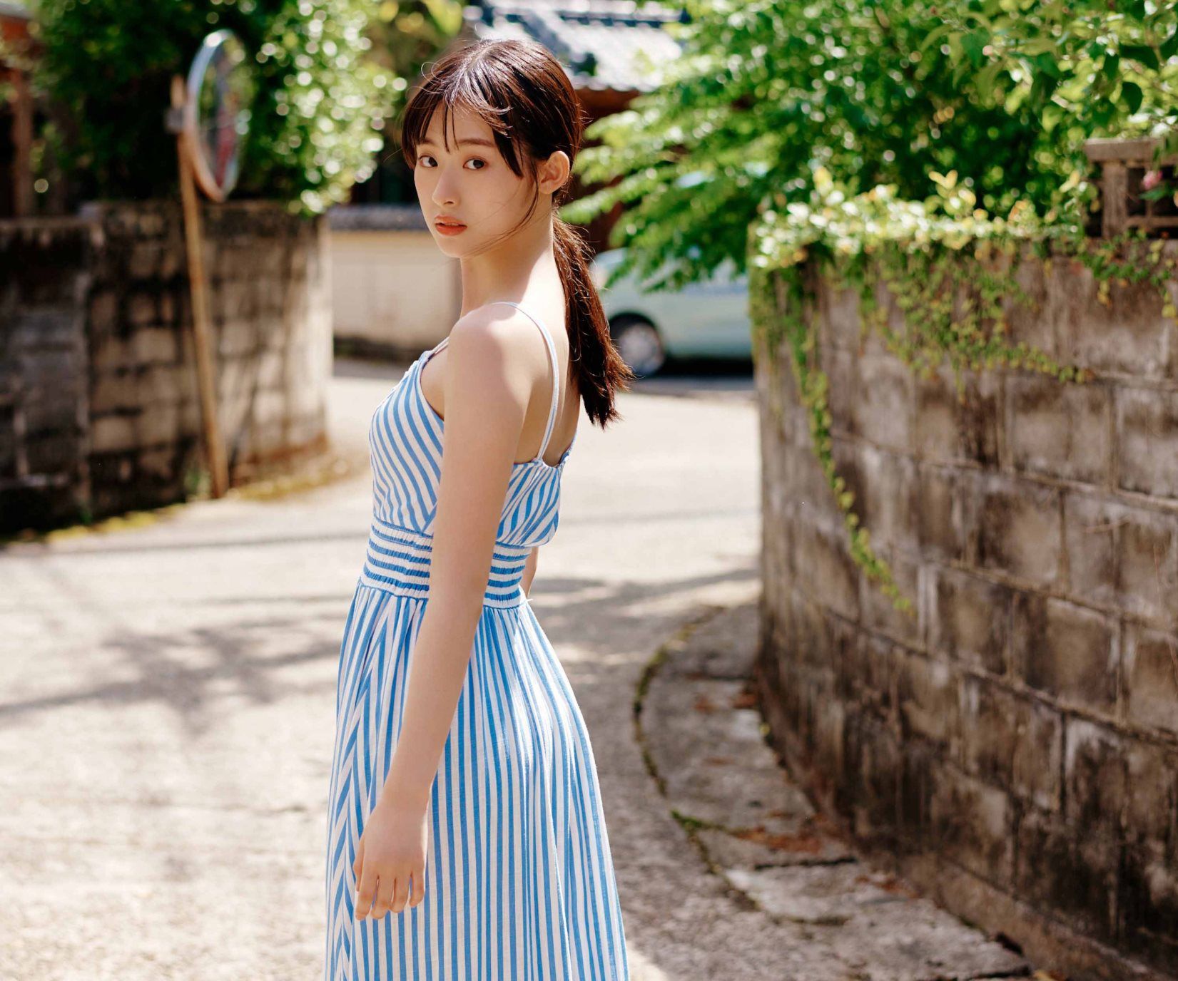 [photobook] Ayaka Imoto 井本彩花「ヒロインは凛として美しい17歳。」_第4张