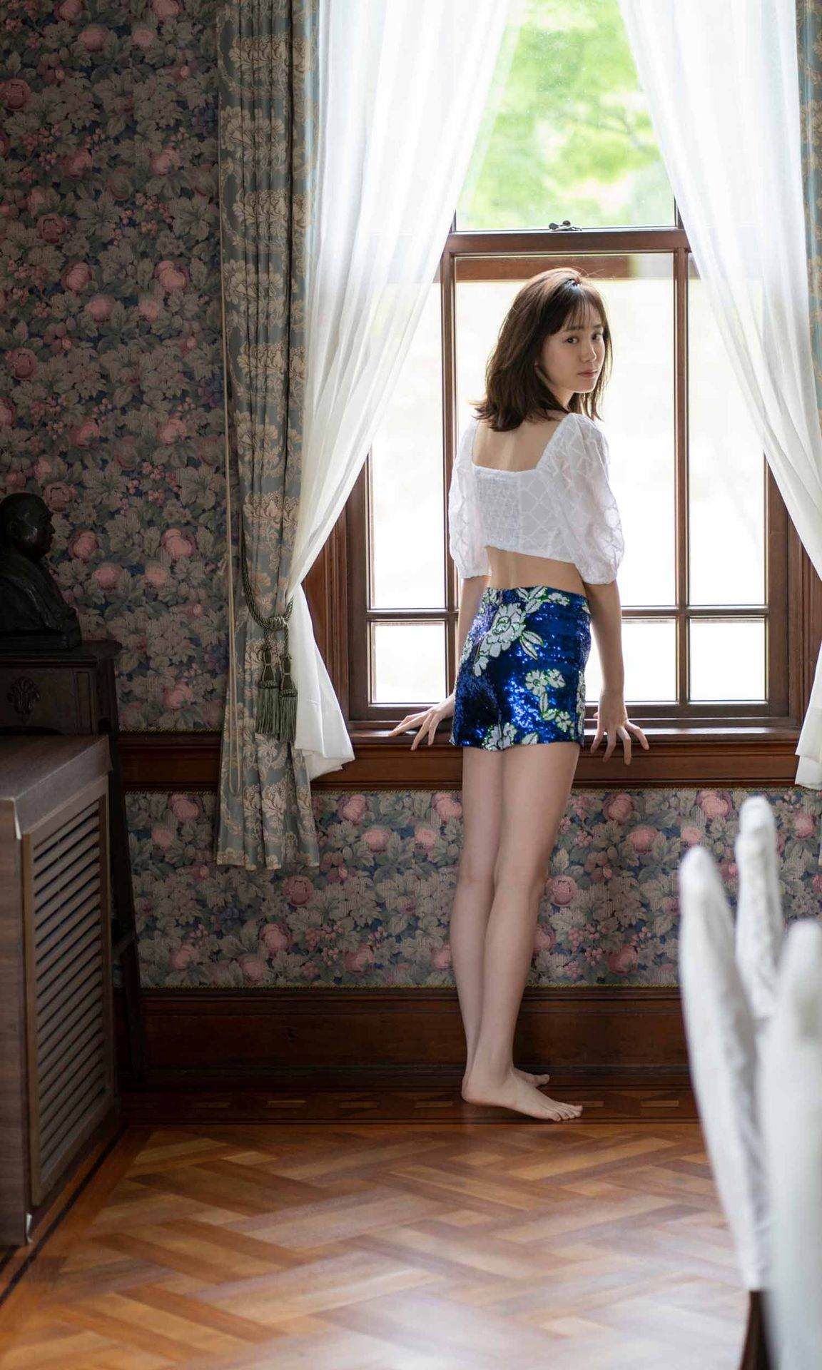 [photobook] ICHIKA OSAKI 尾碕真花写真集「オトナイチカ」_第2张