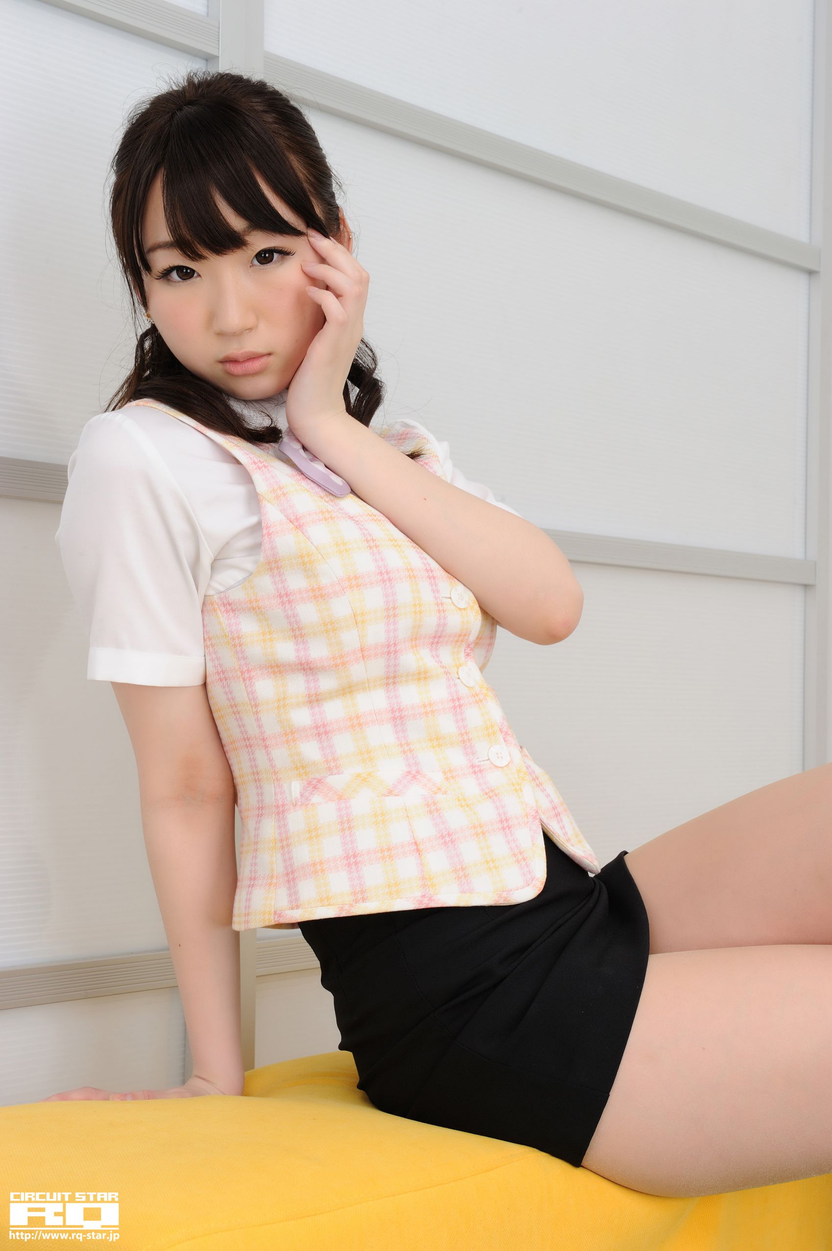 [RQ-STAR] NO.00639 Kana Arai 荒井嘉奈 Office Lady 写真集_第5张