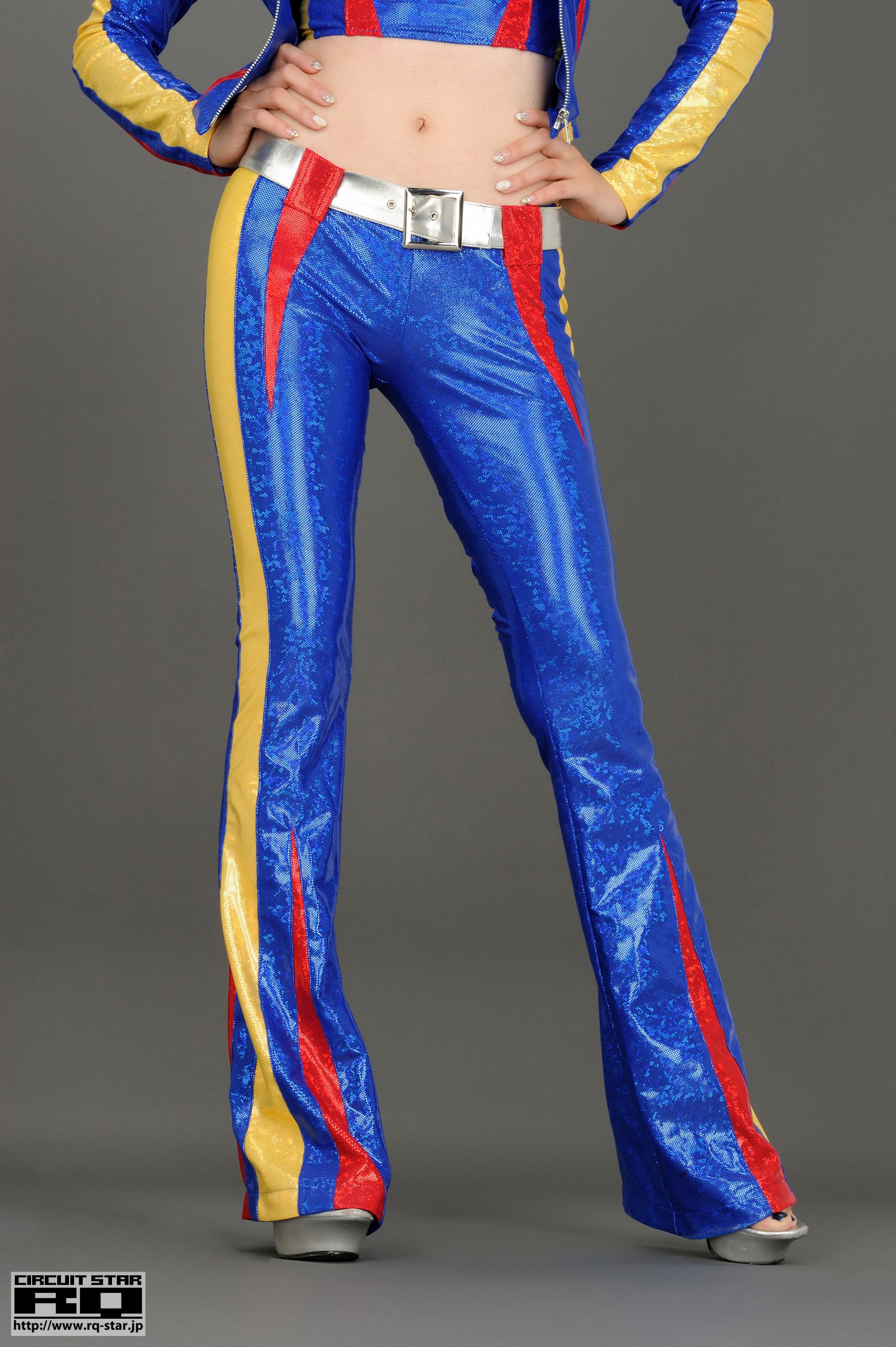 [RQ-STAR] NO.00671 Ryo Aihara 愛原涼 Race Queen 赛车女郎 写真集_第2张