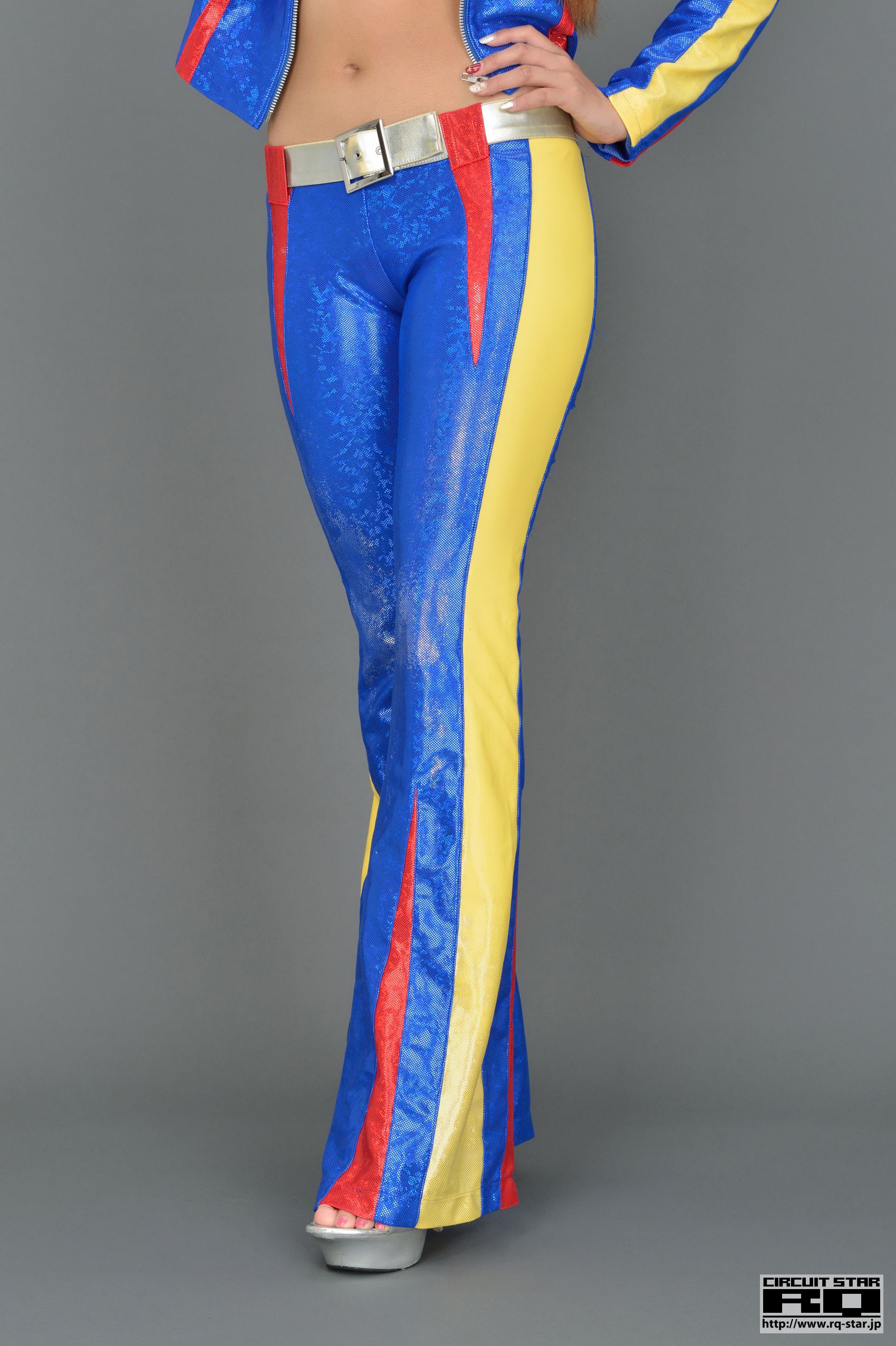 [RQ-STAR] NO.00710 葉月みなみ Race Queen 赛车女郎 写真集_第3张