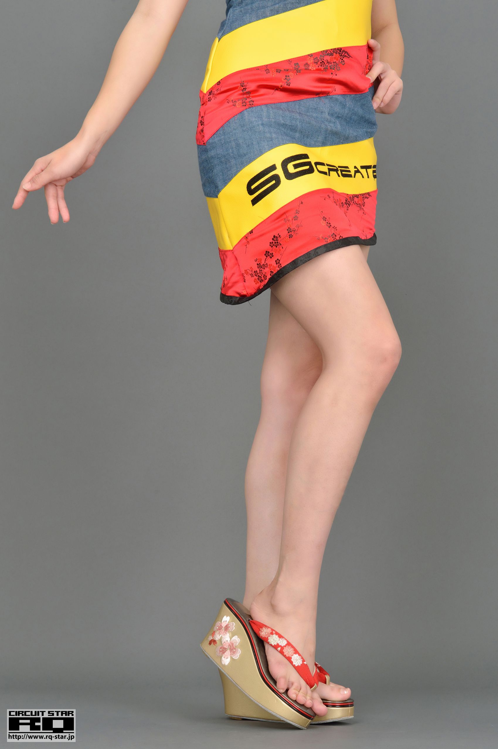 [RQ-STAR] NO.00725 Natsuki Higurashi 日暮なつき Race Queen 写真集_第3张