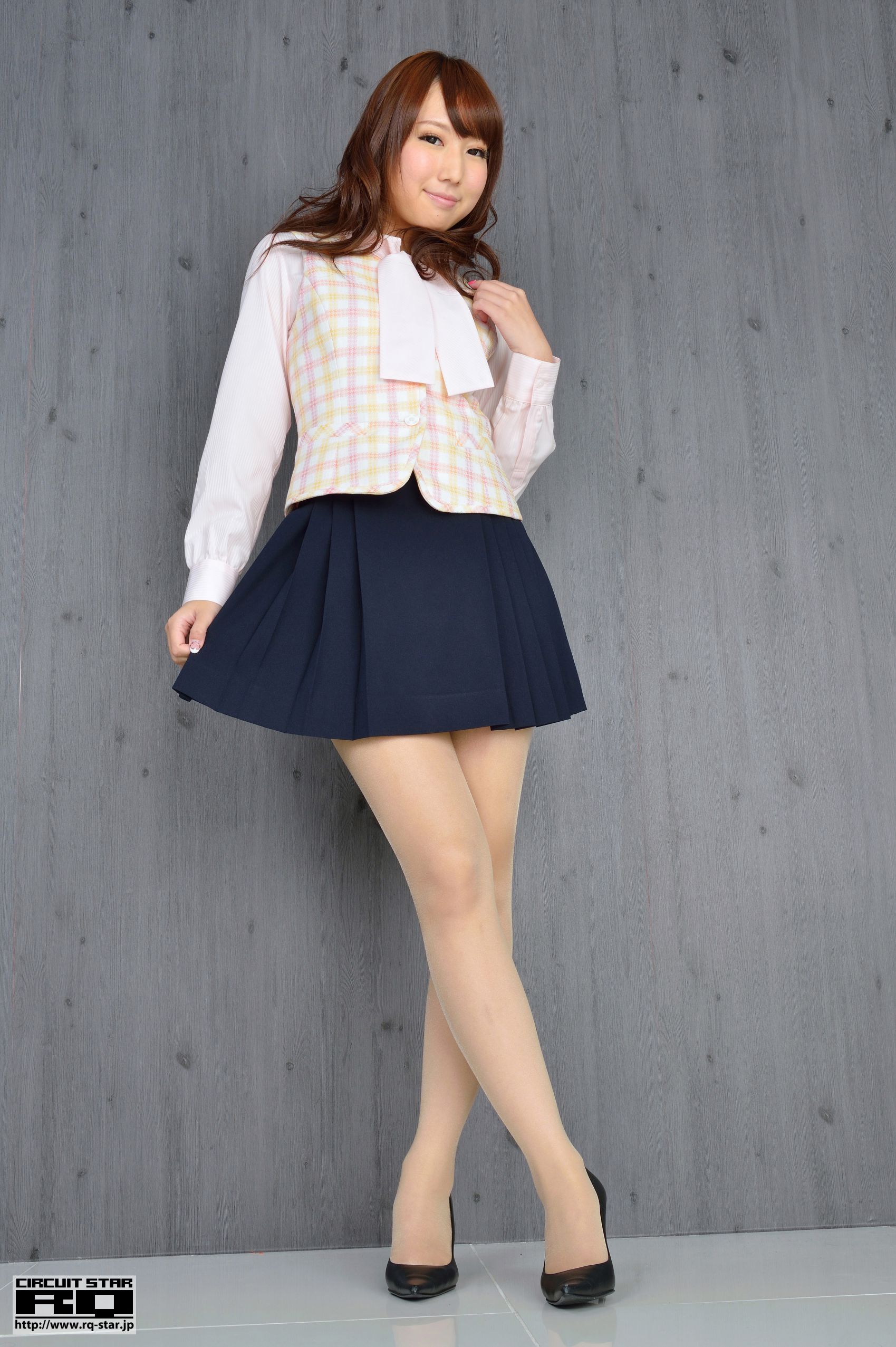 [RQ-STAR] NO.00739 高桥七海 Nanami Takahashi Office Lady 写真集_第1张