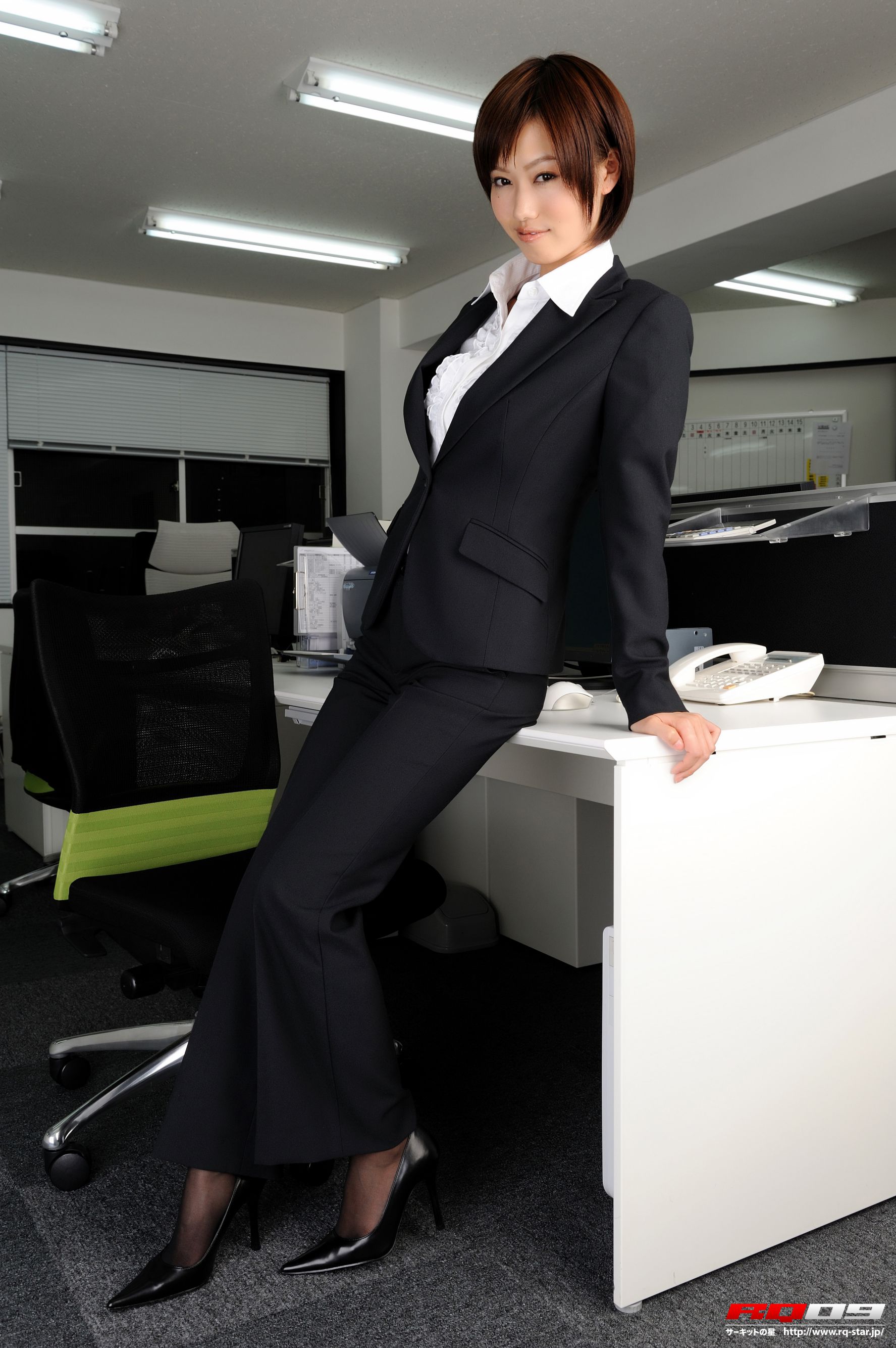 [RQ-STAR写真集] NO.00155 藤村えみり/藤村枝美里 Recruit Style 办公室美女系列_第2张