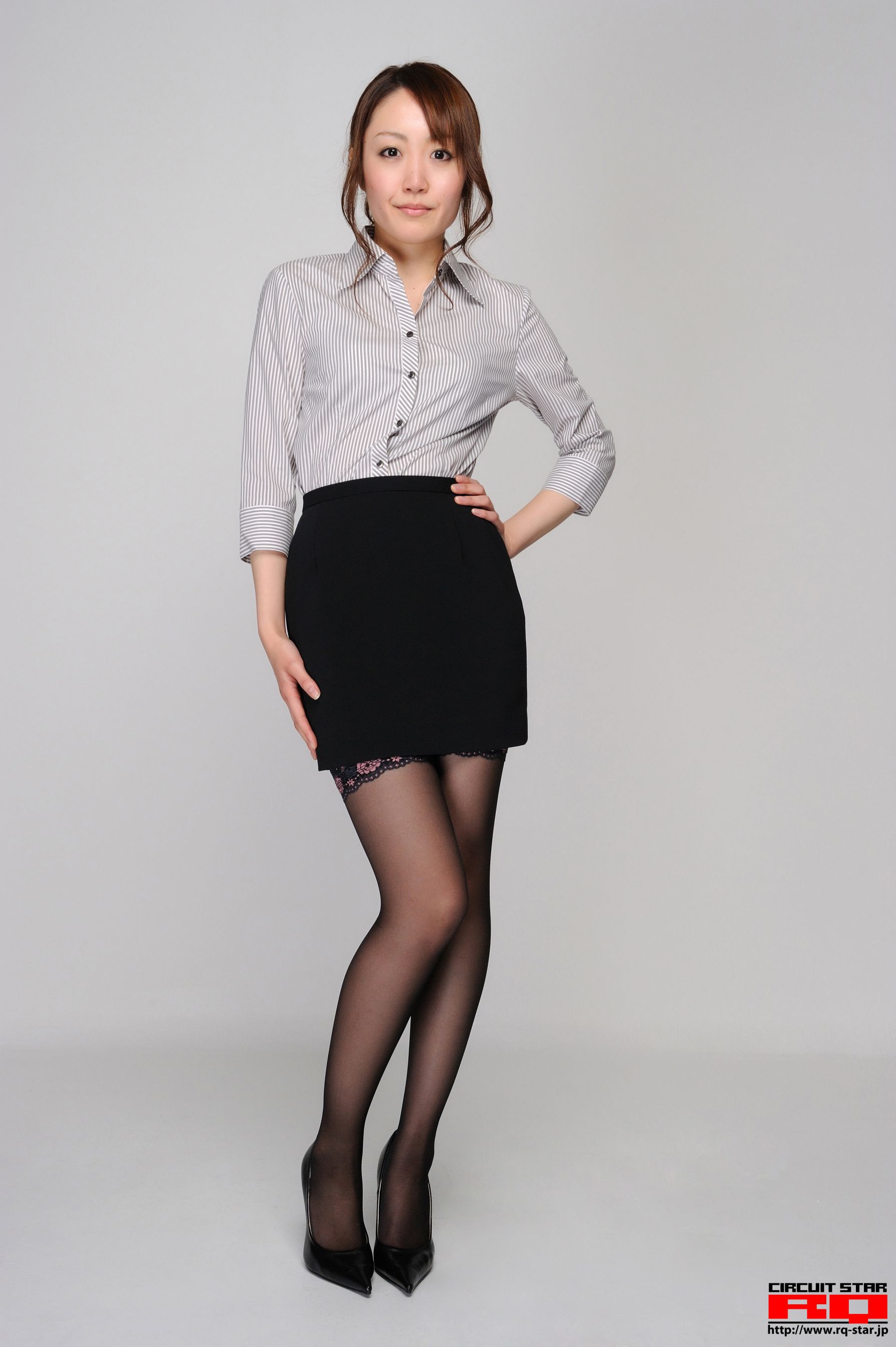 [RQ-STAR] NO.00485 Yukina Masaki 真先由紀奈 Office Lady 写真集_第1张