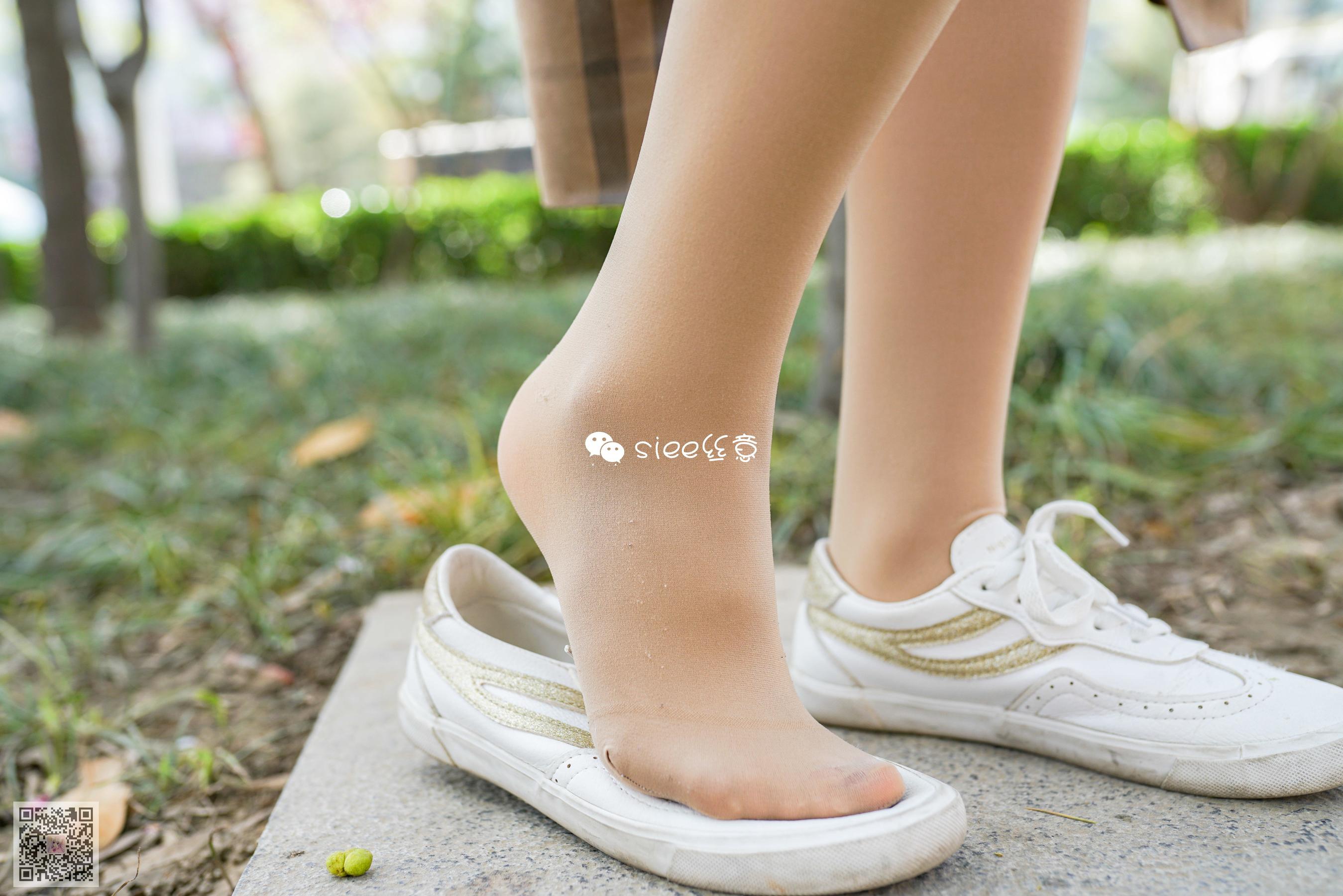 [丝意SIEE] 薇薇学姐 转角遇到你_第1张