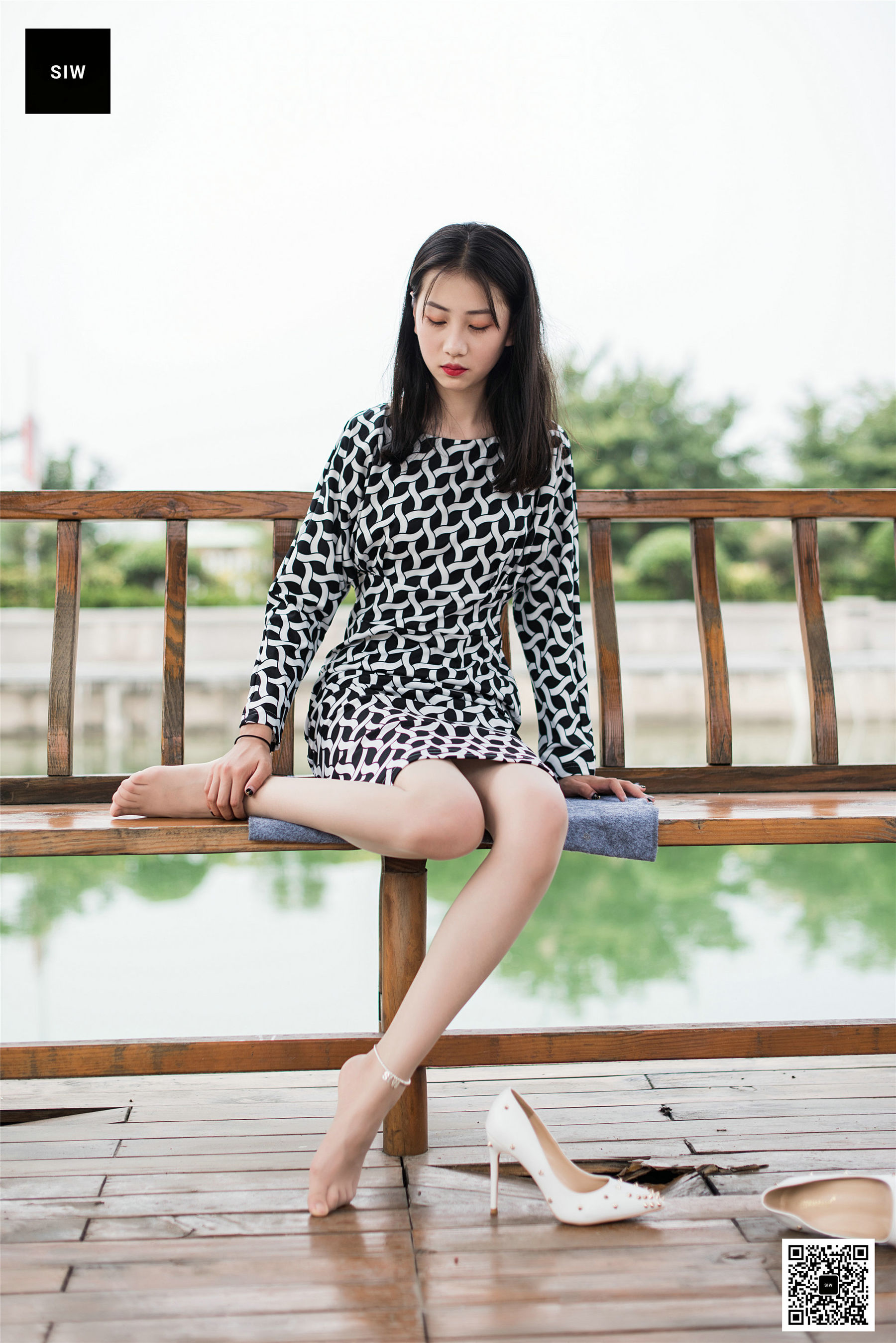 [SIW斯文传媒] 雯静 湖心凉亭_第1张
