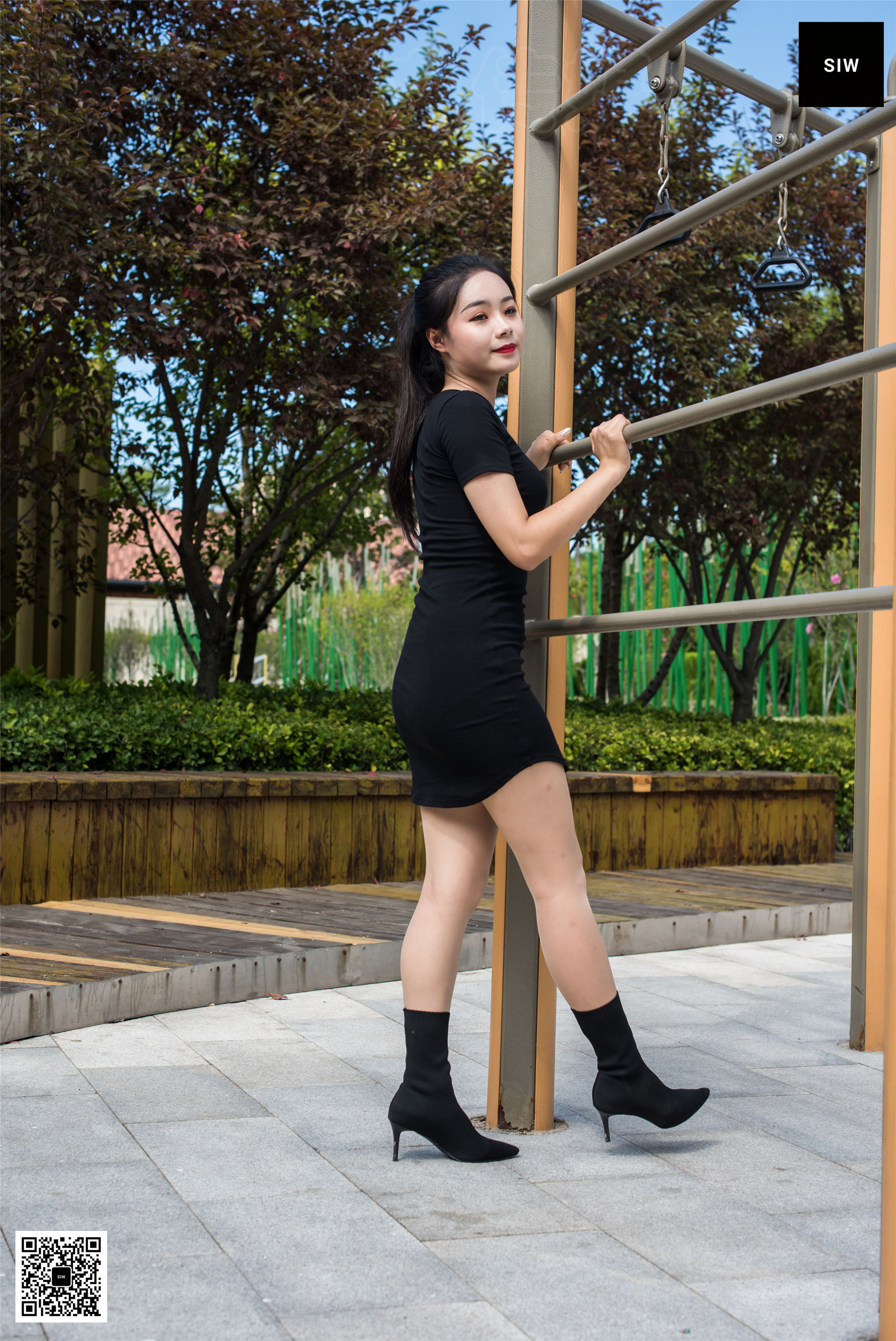 [斯文传媒SIW]  乐饮 袜靴少女_第3张