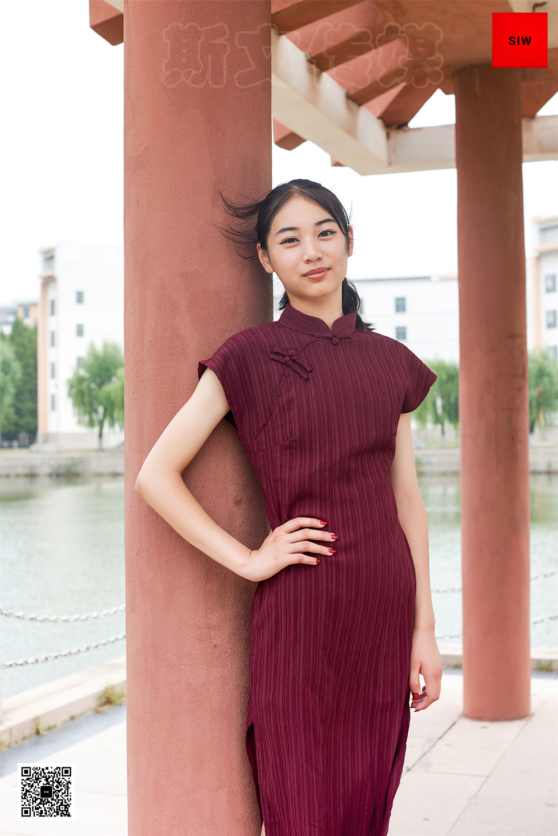 [斯文传媒SIW] 丽莉 湖畔旗袍秀_第1张